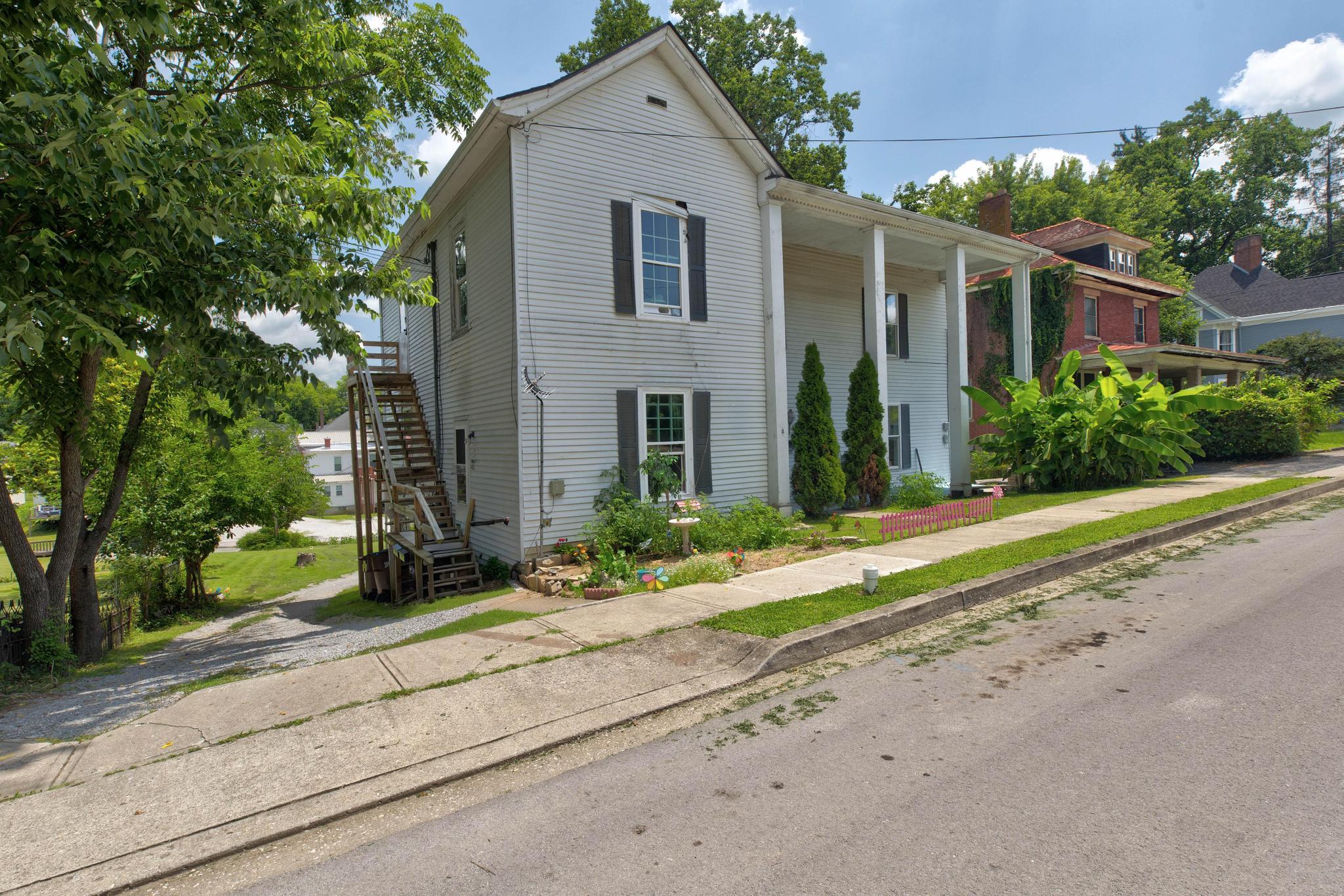125 Howard Avenue Property Photo 3