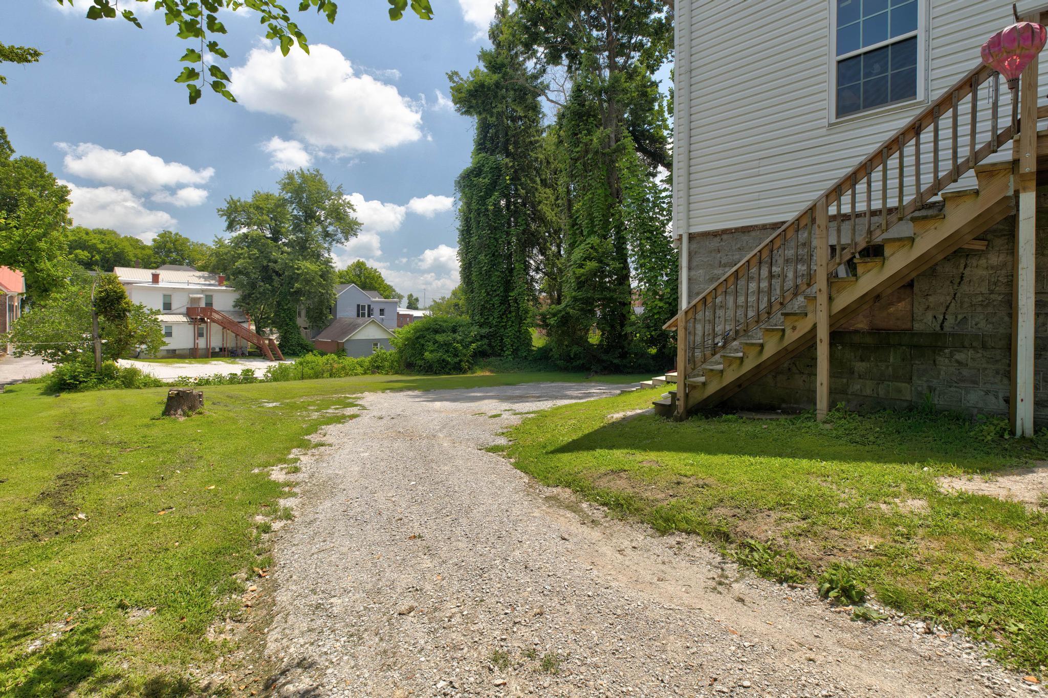 125 Howard Avenue Property Photo 4