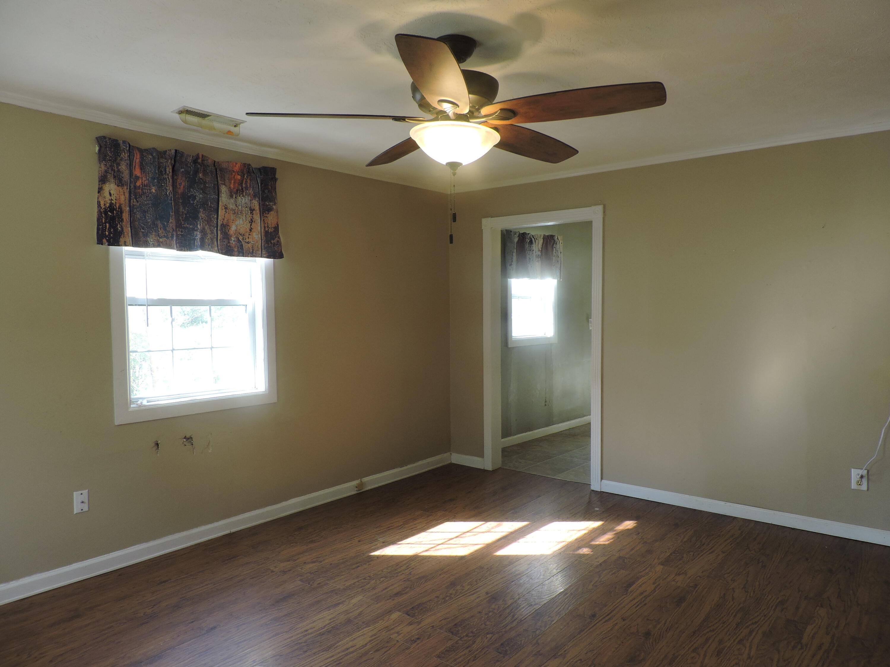 205 E 15th Street Property Photo 7