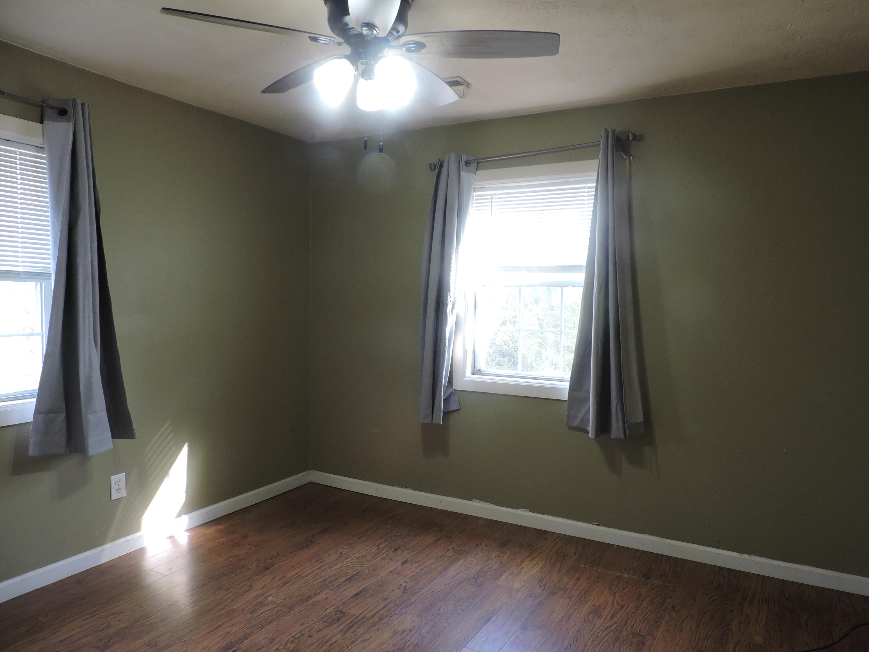 205 E 15th Street Property Photo 17