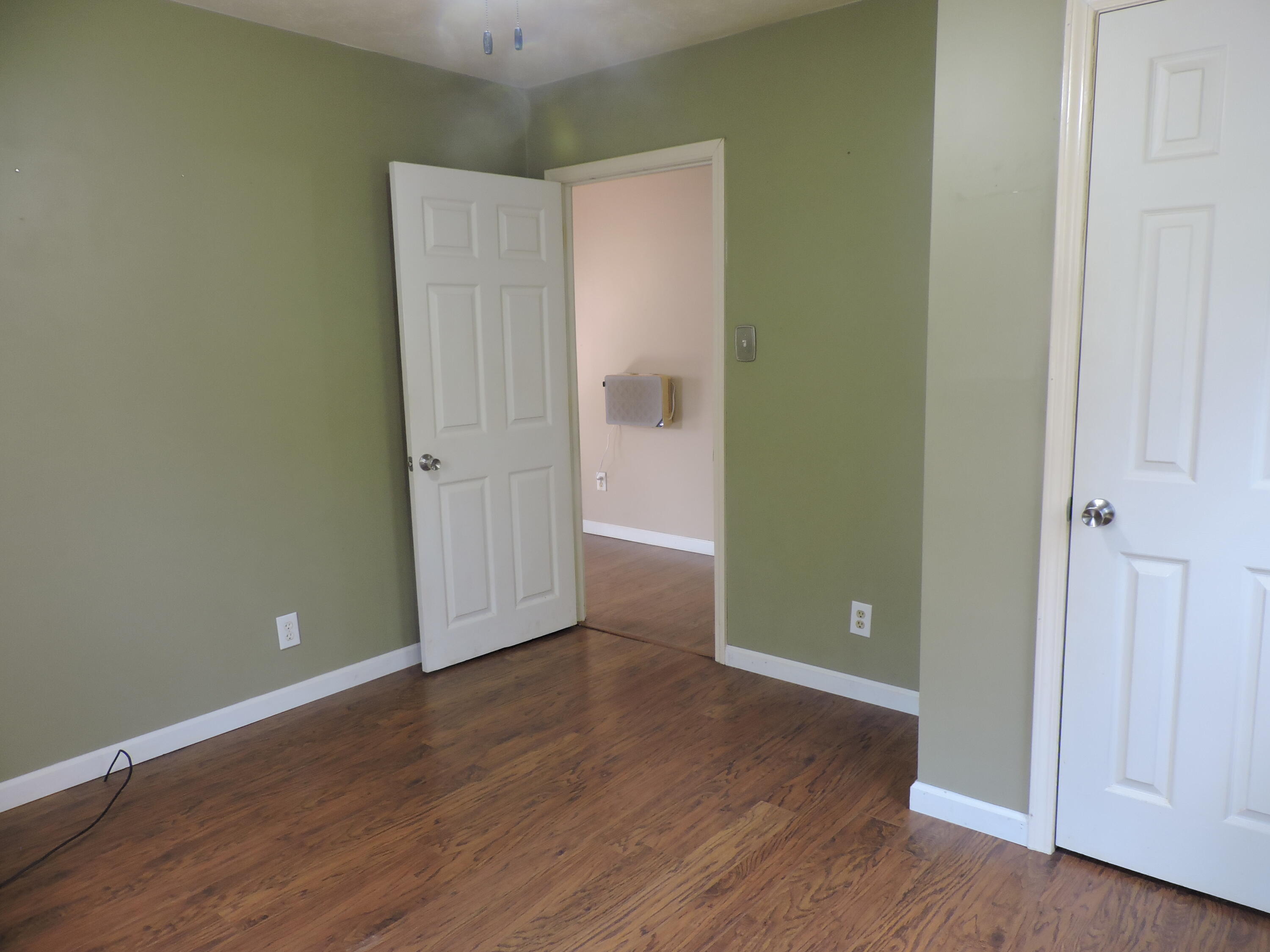 205 E 15th Street Property Photo 18