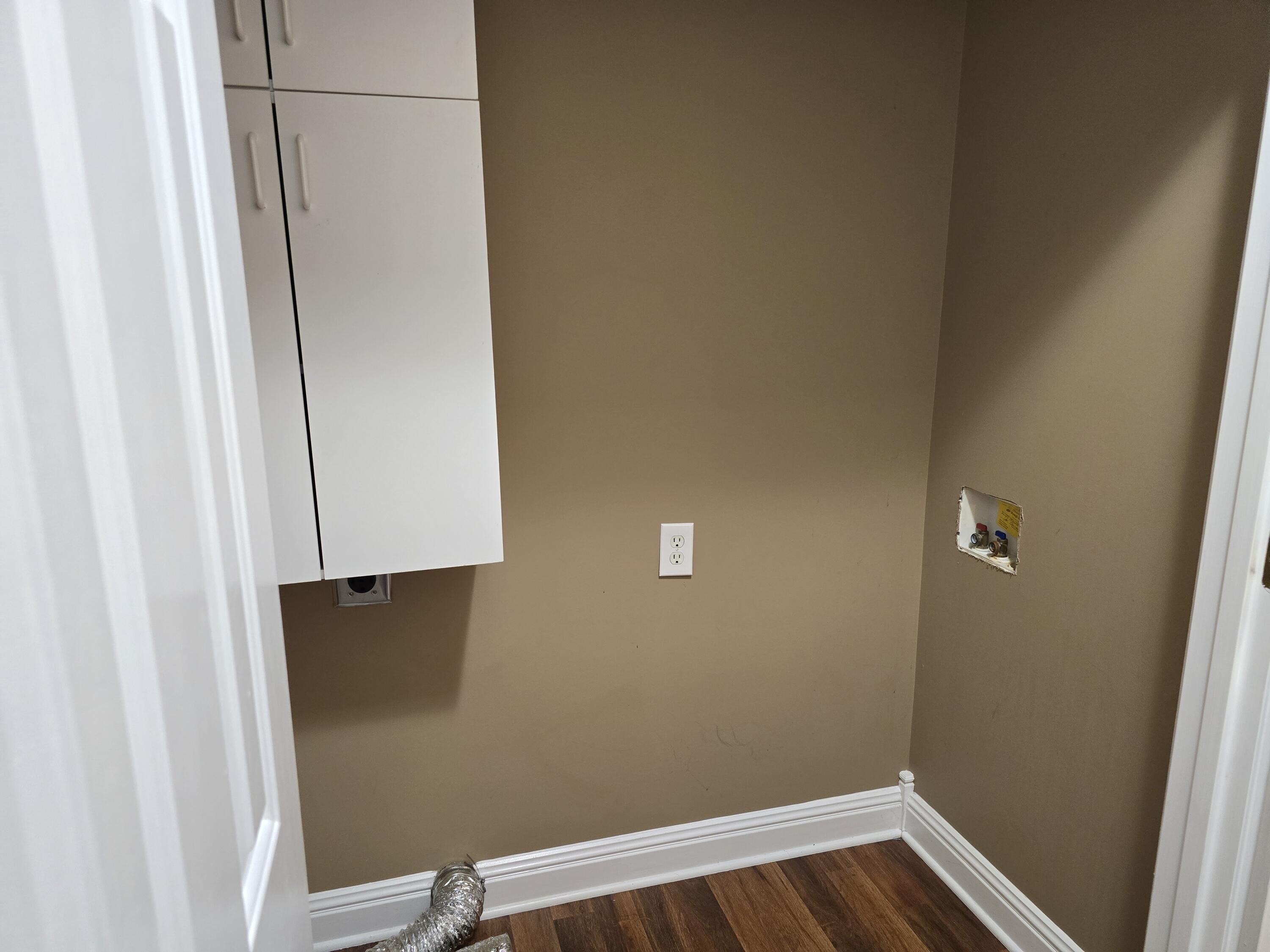 709 Hackney Court Property Photo 19