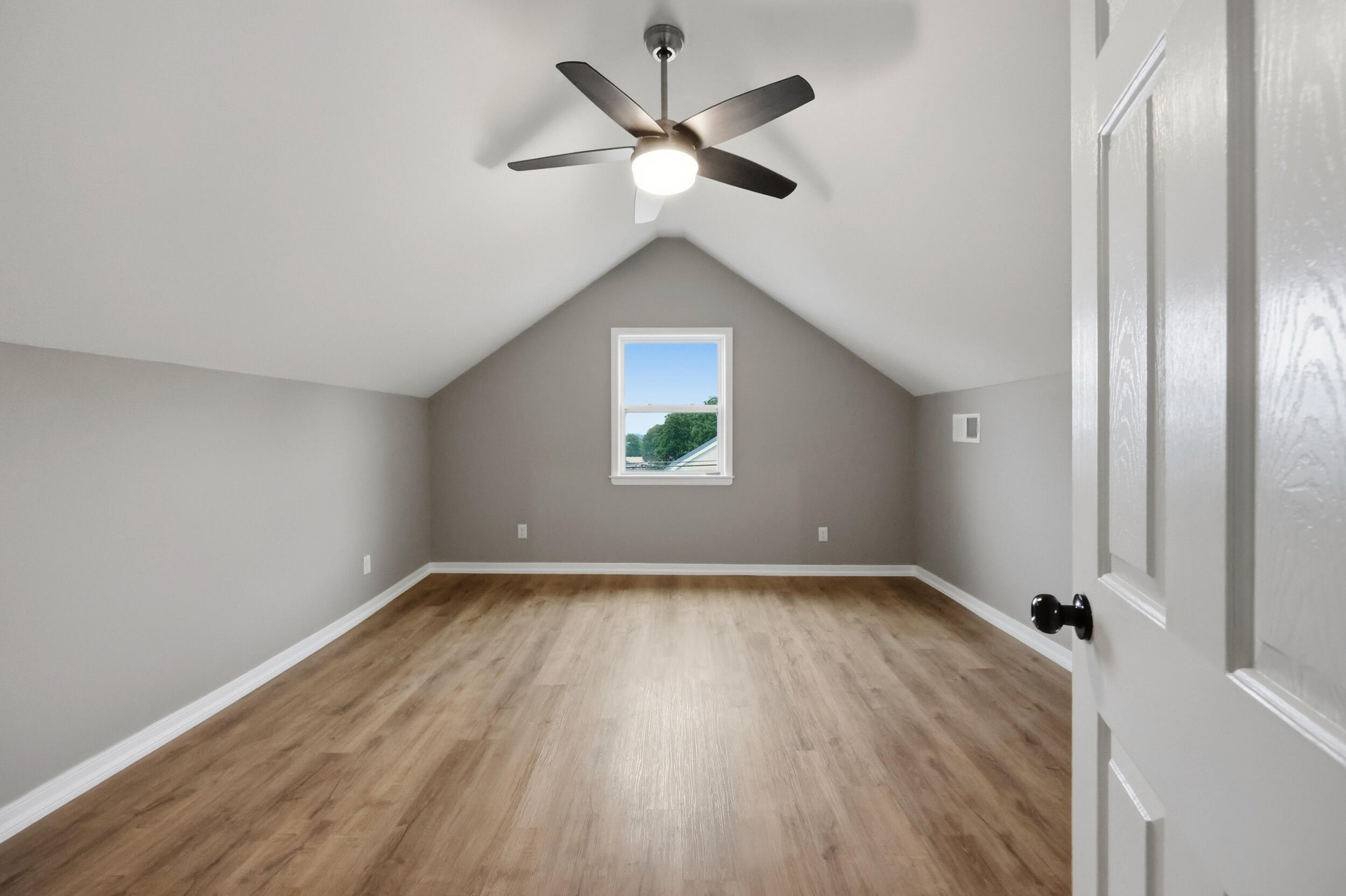 418 S Elmarch Avenue Property Photo 27
