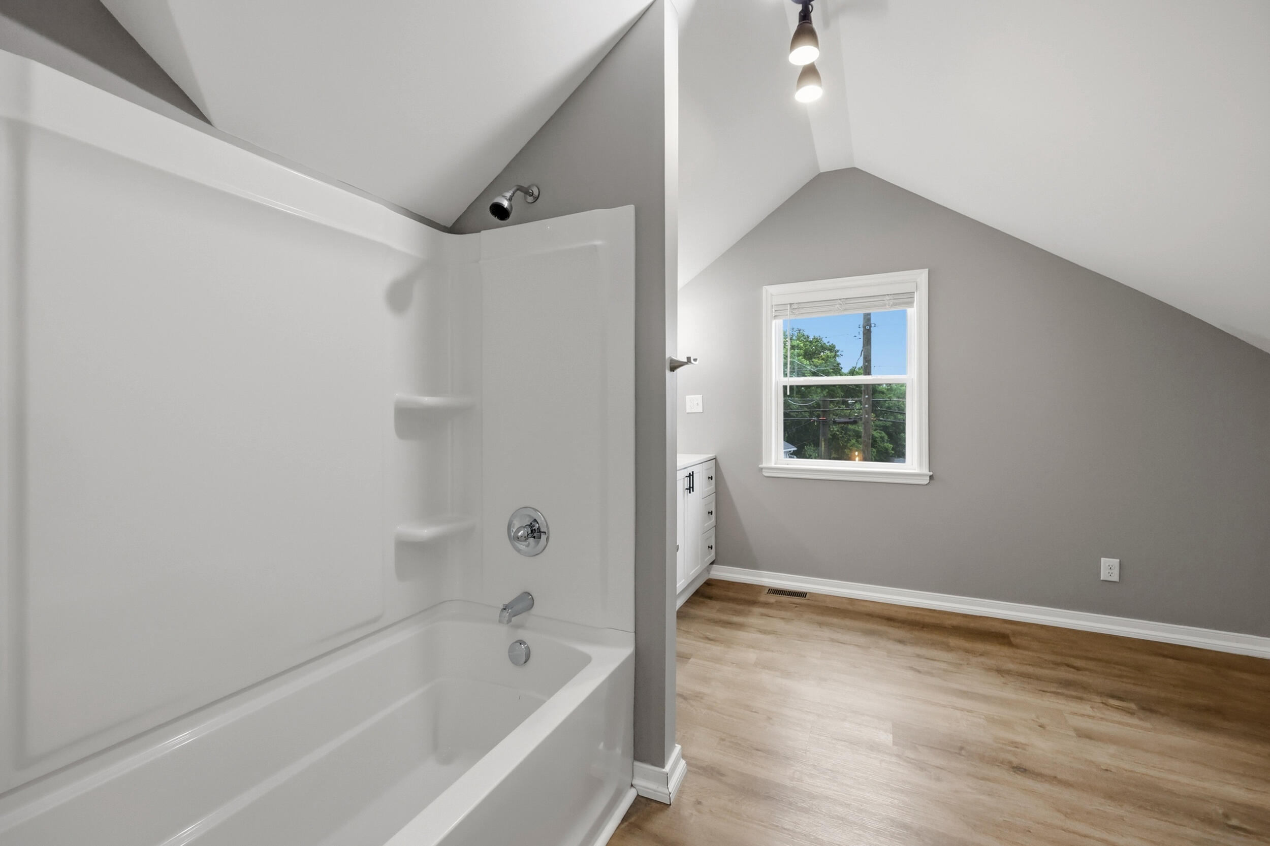 418 S Elmarch Avenue Property Photo 29