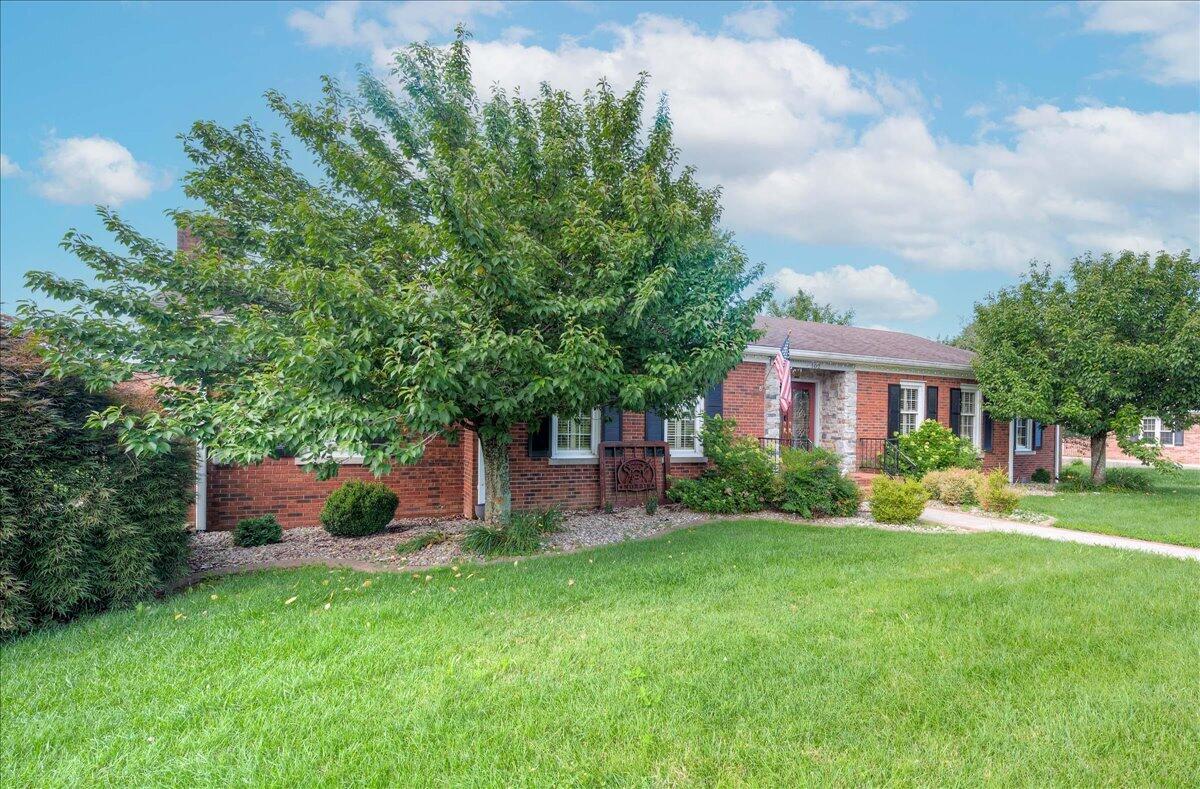 102 Dogwood Drive Property Photo 3