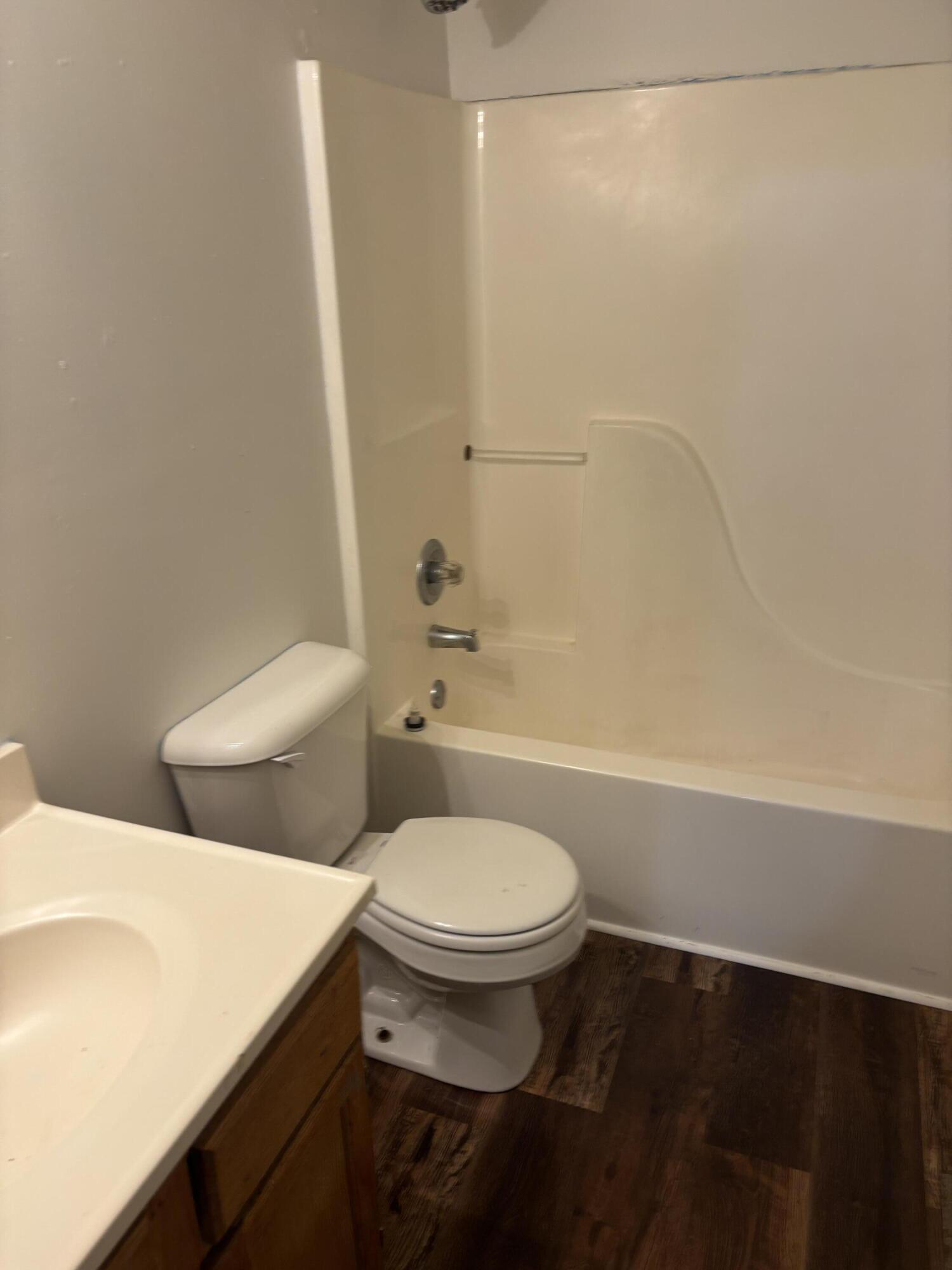 812 Ridgewood Drive 1-2 Property Photo 7