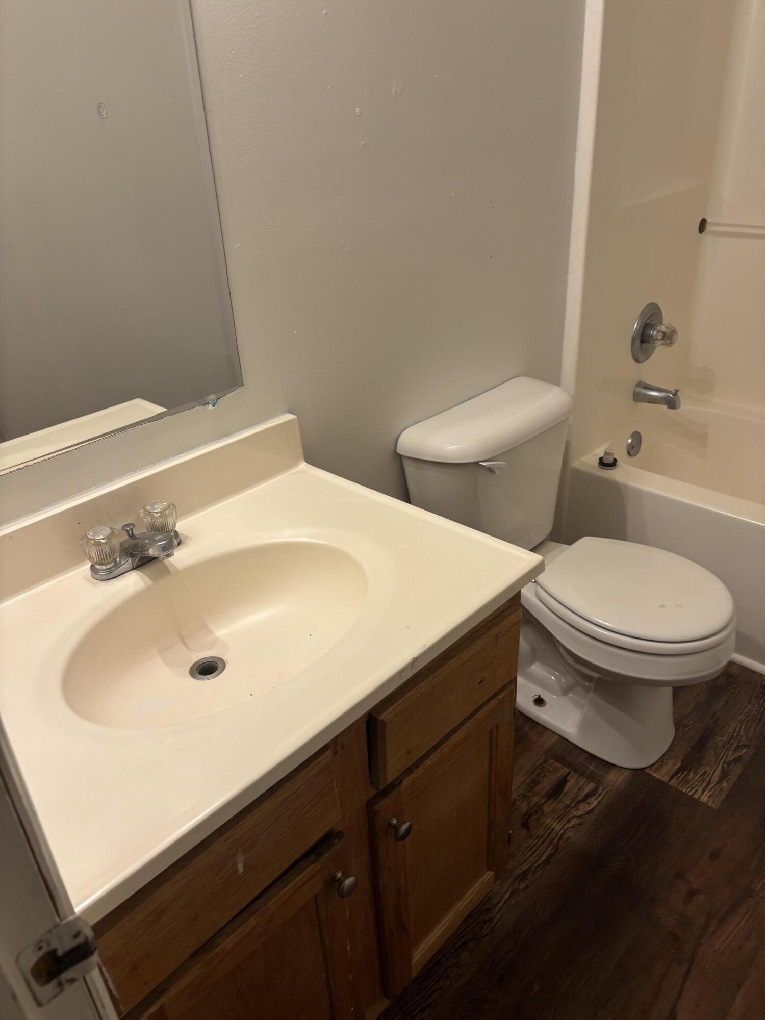 812 Ridgewood Drive 1-2 Property Photo 8