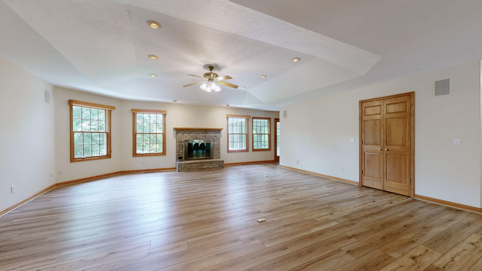 839 Summit Point Property Photo 4