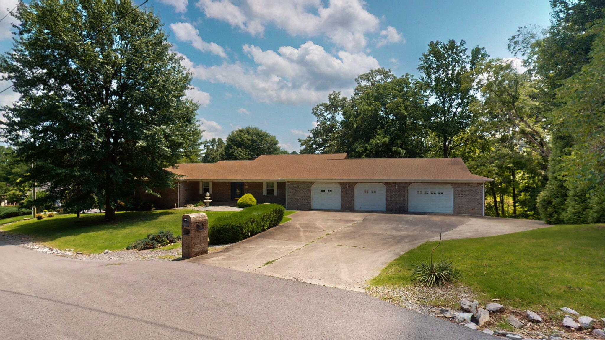 839 Summit Point Property Photo 31