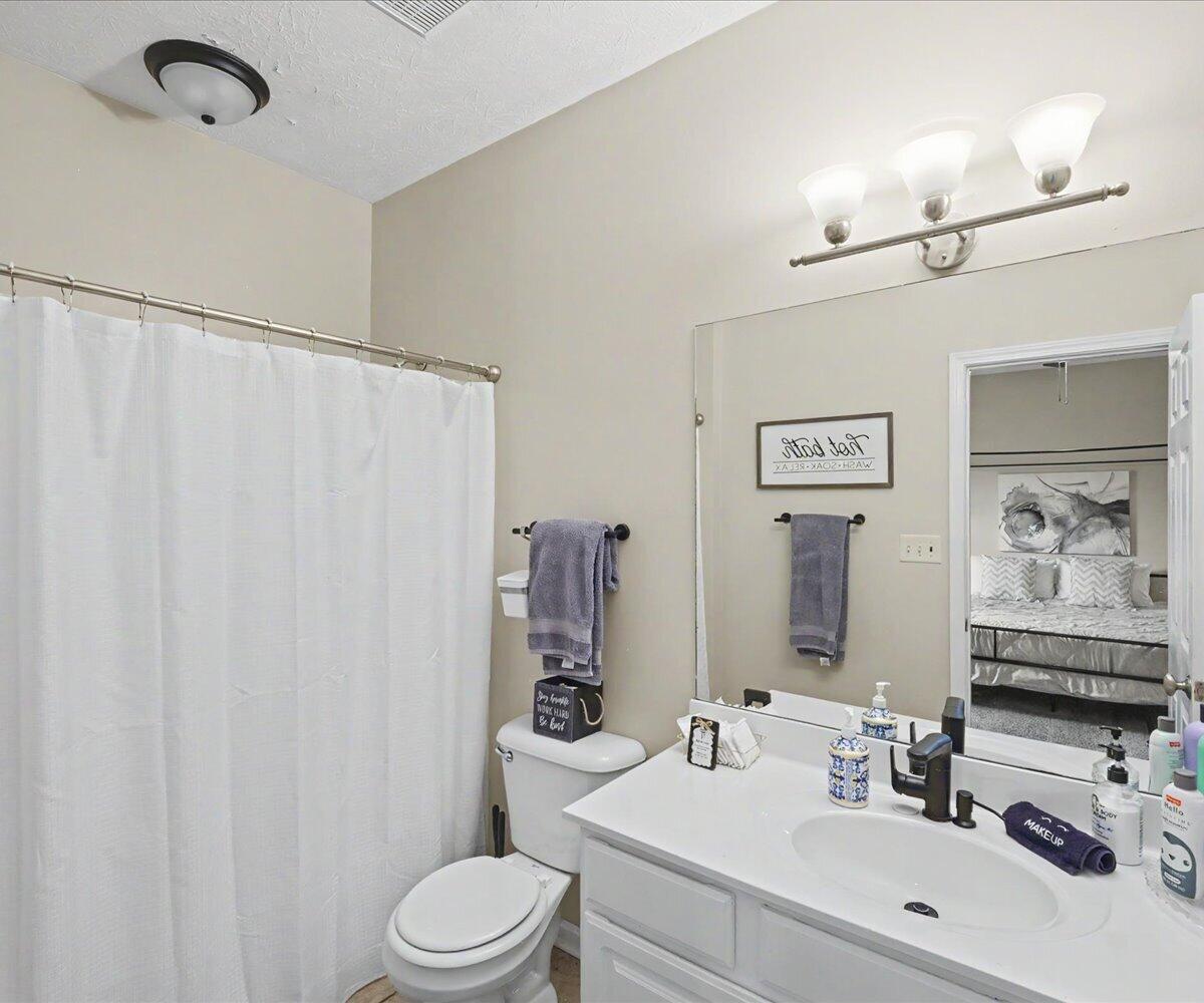 3124 Roundway Down Lane Property Photo 10