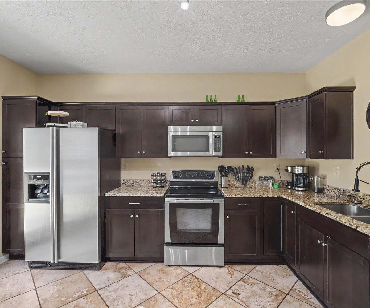 3124 Roundway Down Lane Property Photo 11