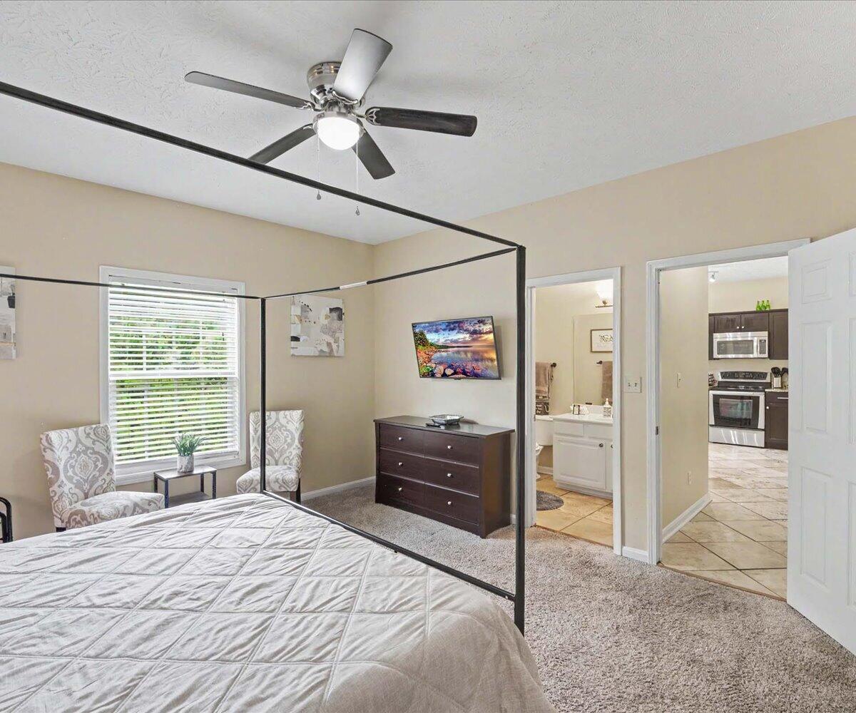 3124 Roundway Down Lane Property Photo 15