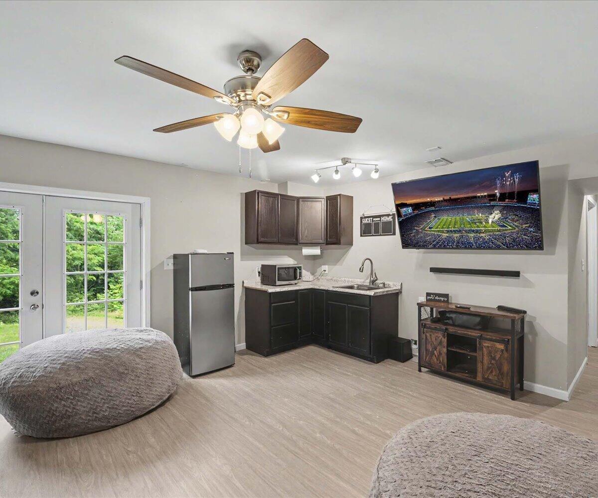 3124 Roundway Down Lane Property Photo 15