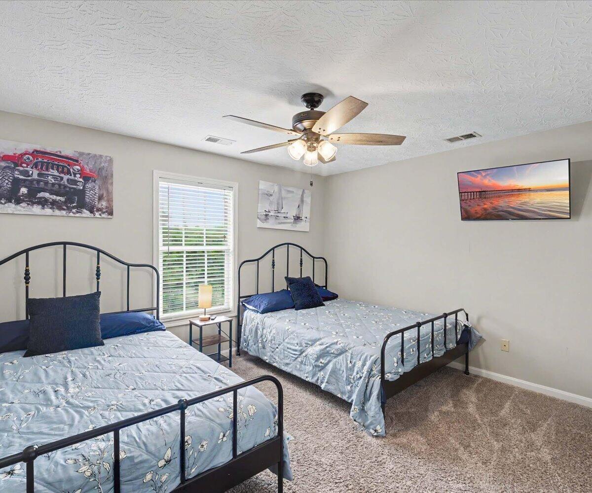 3124 Roundway Down Lane Property Photo 21