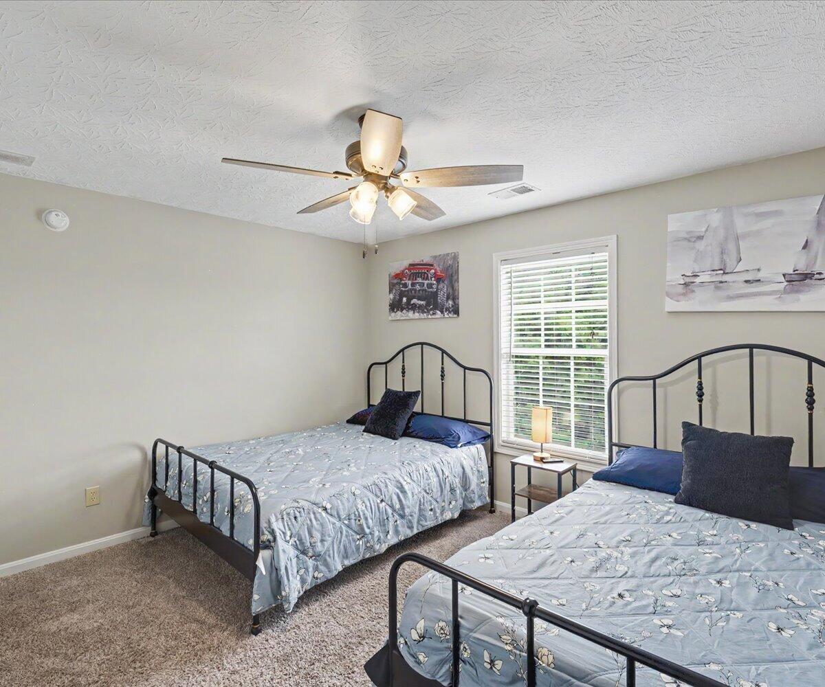 3124 Roundway Down Lane Property Photo 22