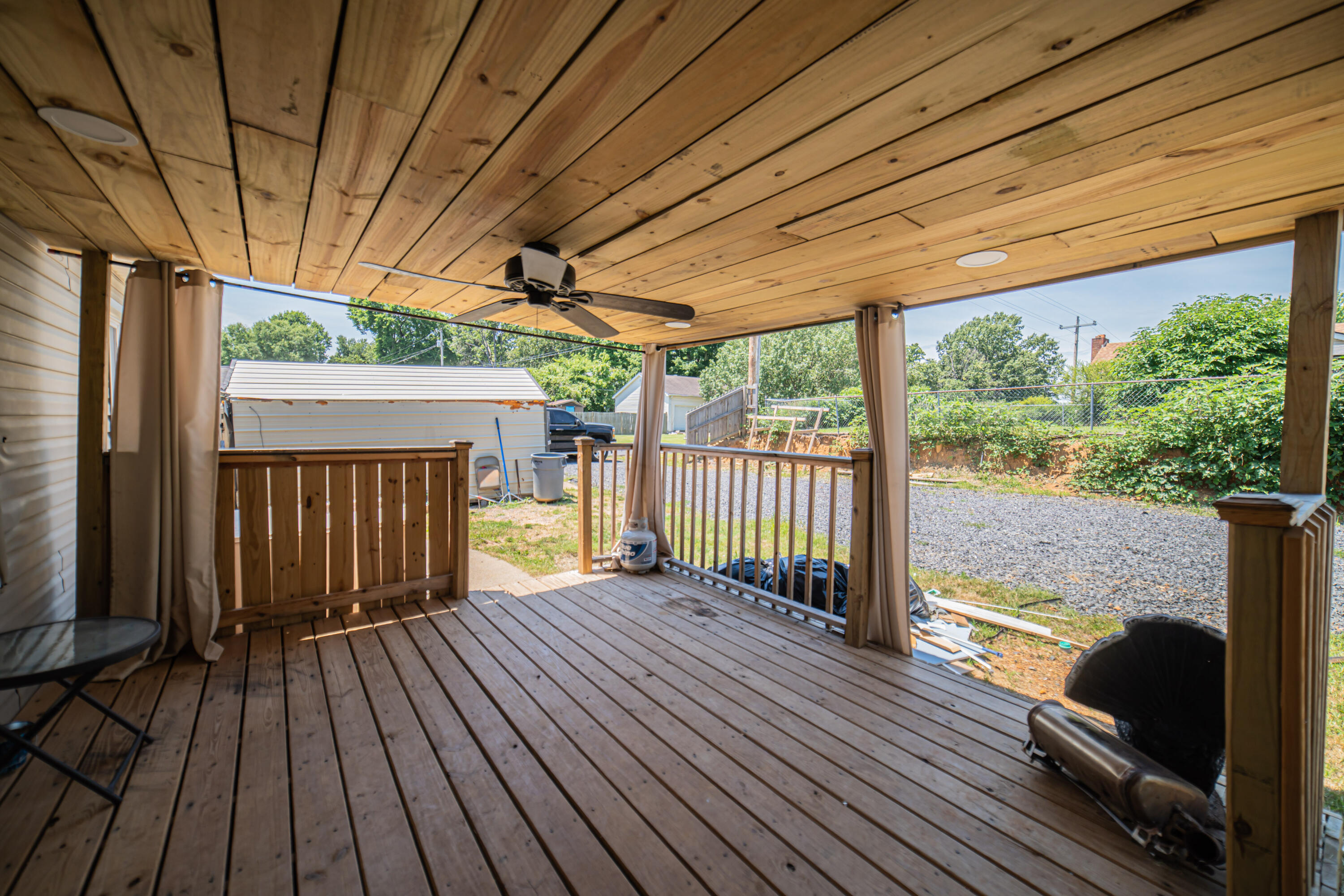 737 6th Avenue Property Photo 24