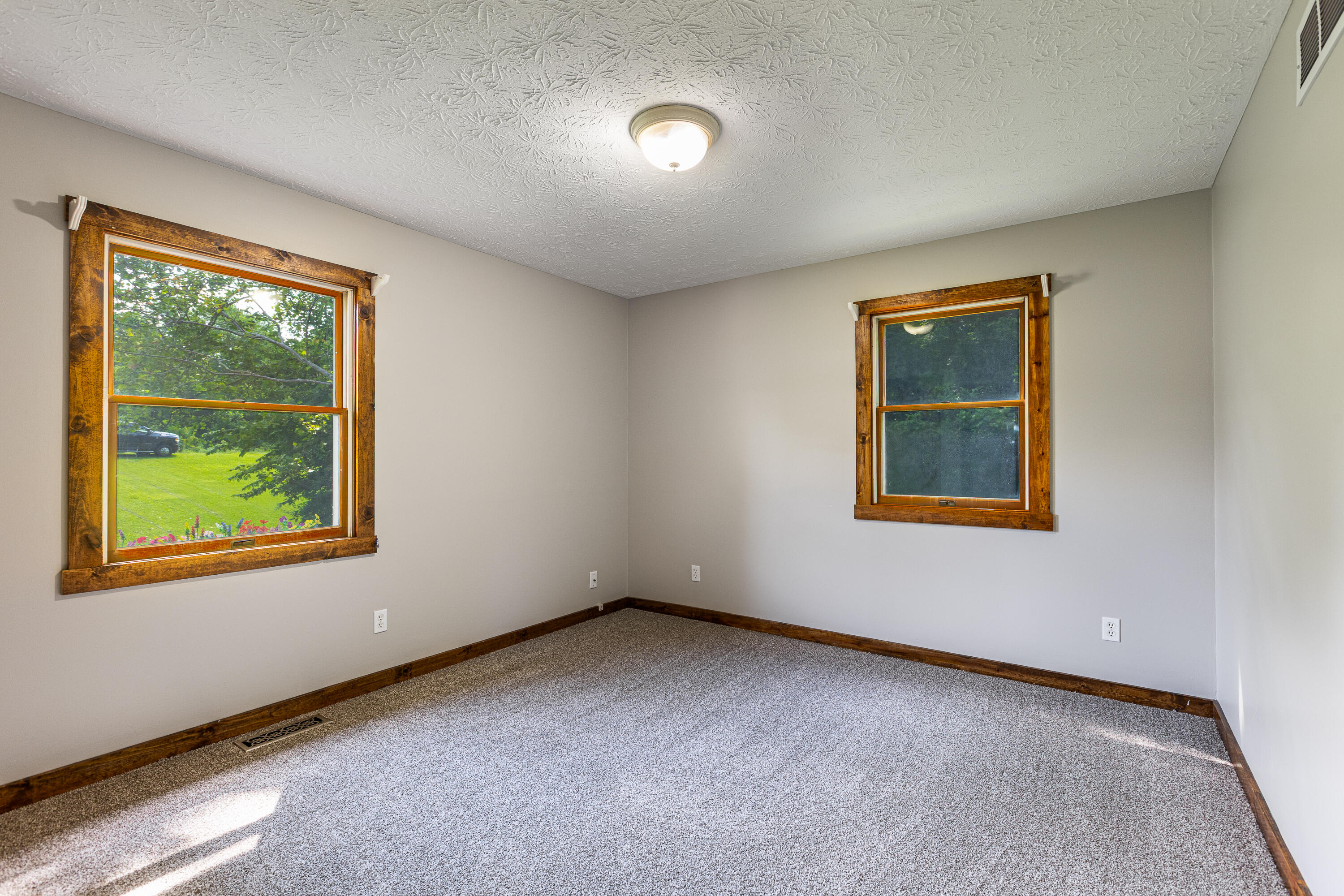 1417 North Bend Road Property Photo 15