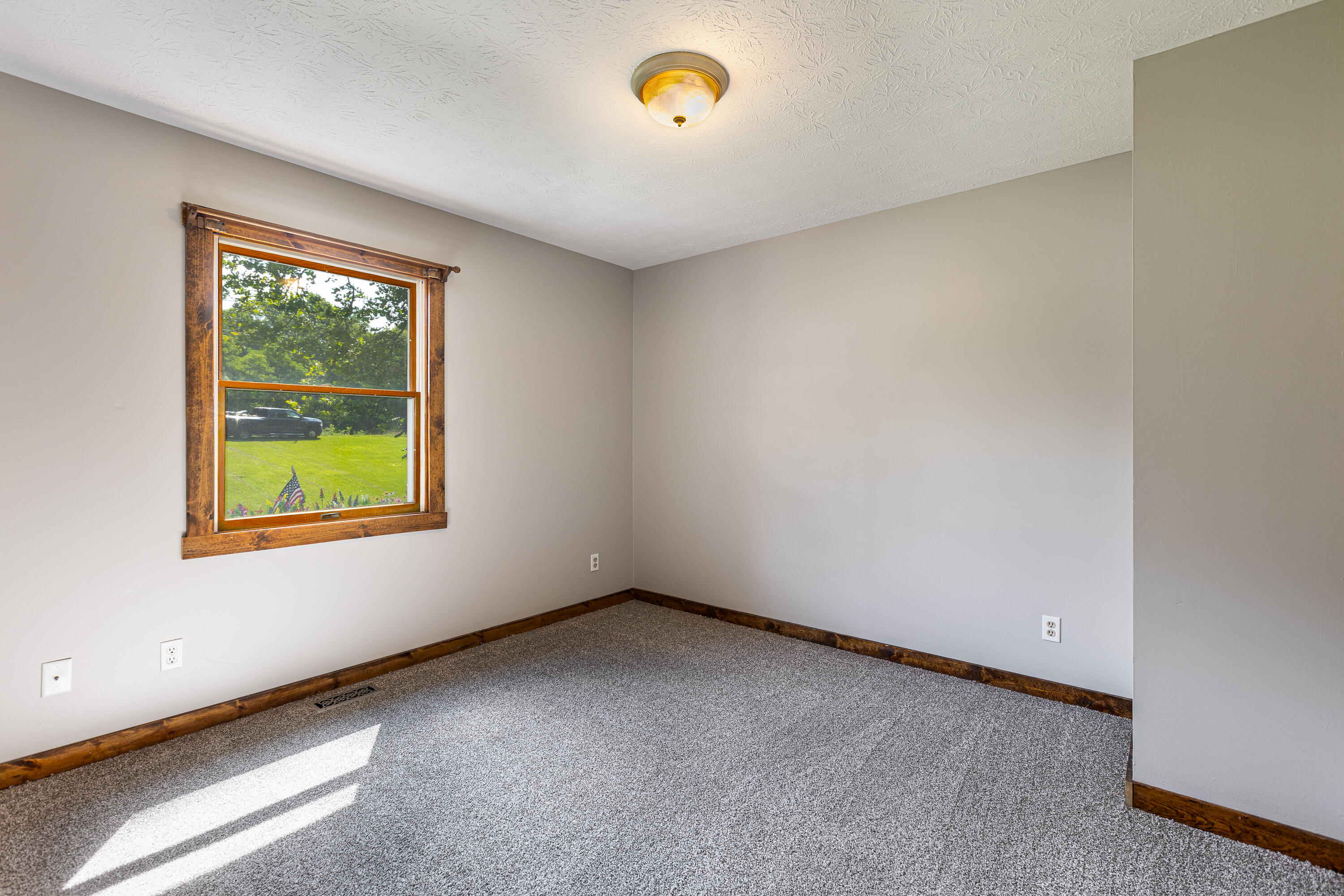 1417 North Bend Road Property Photo 18