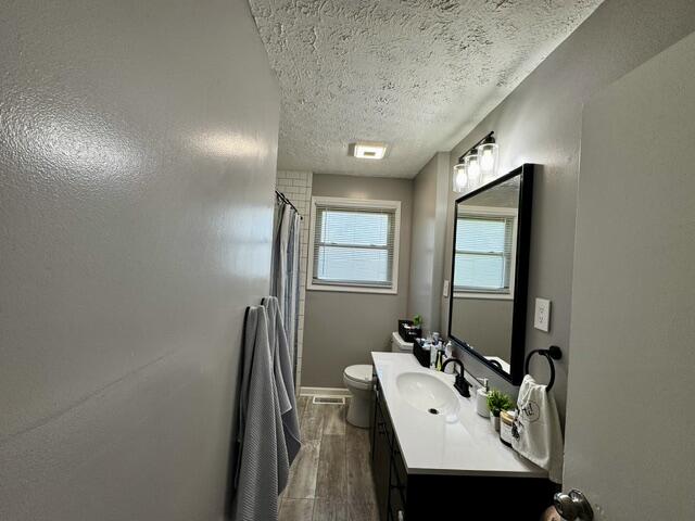 1010 W Chester Property Photo 16