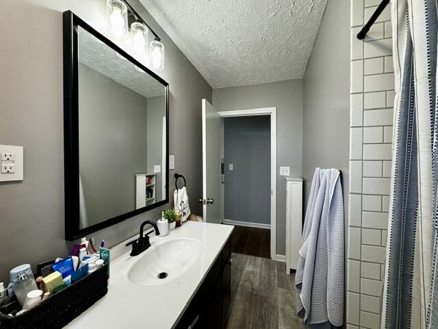1010 W Chester Property Photo 17
