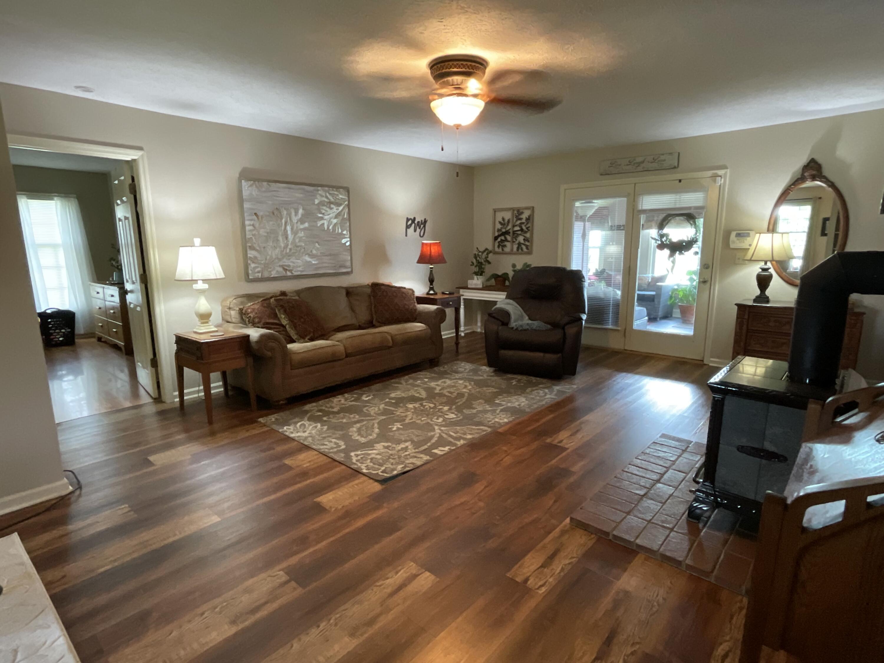 2790 Van Thompson Road Property Photo 4