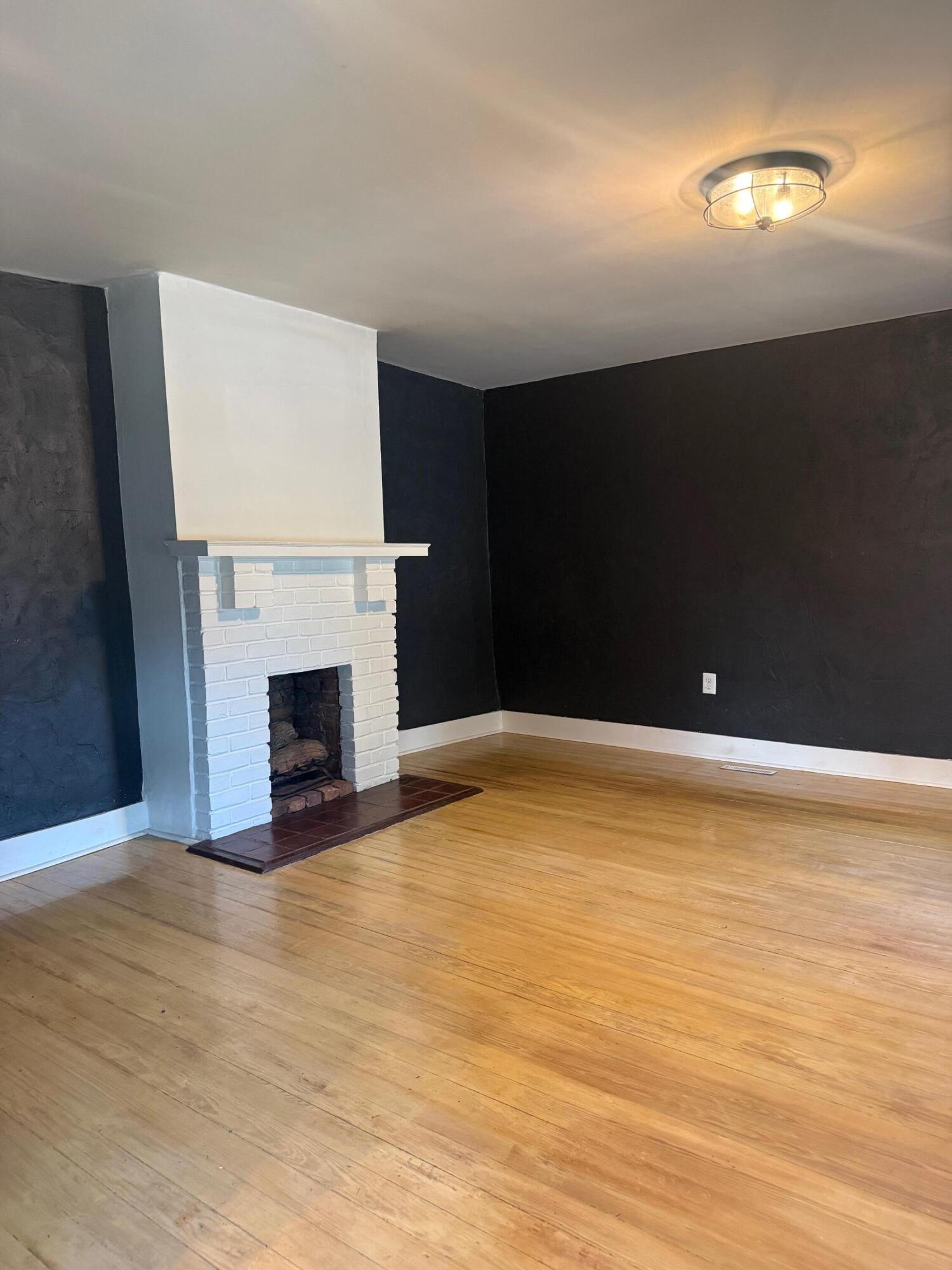 312 E 4th Street Property Photo 4