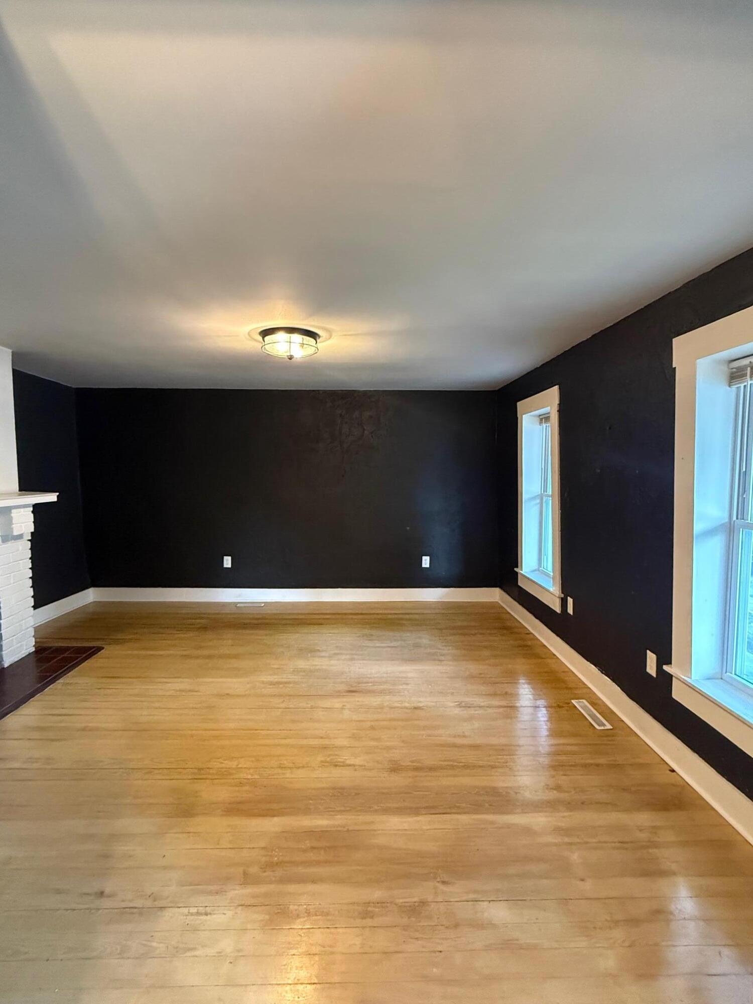 312 E 4th Street Property Photo 5