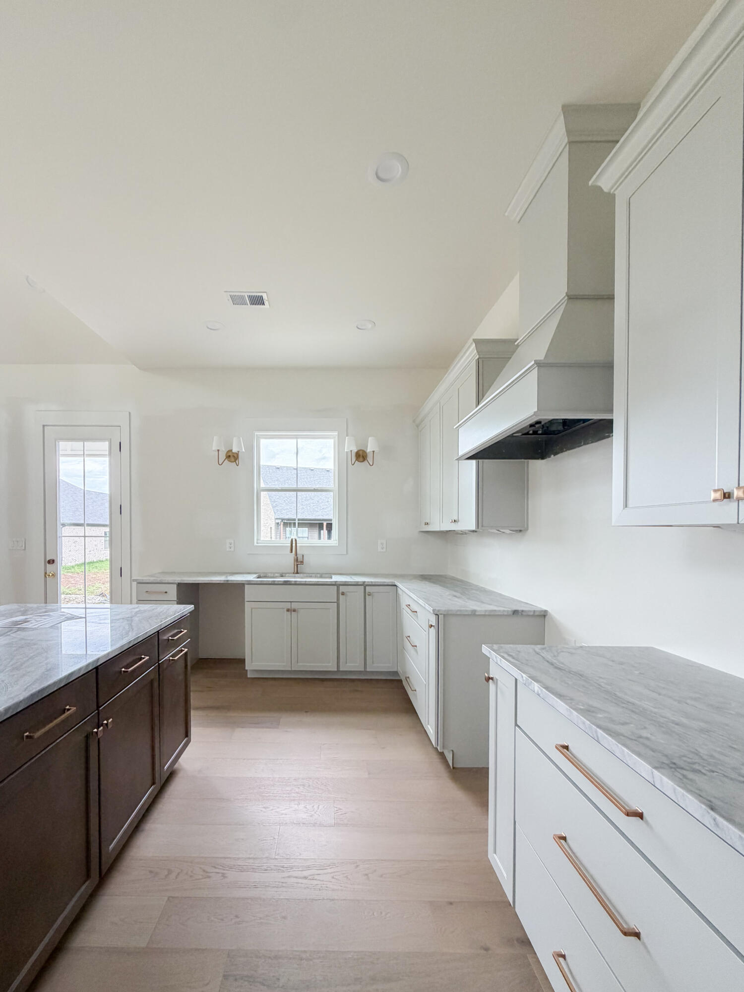 225 Madison Avenue Property Photo 6