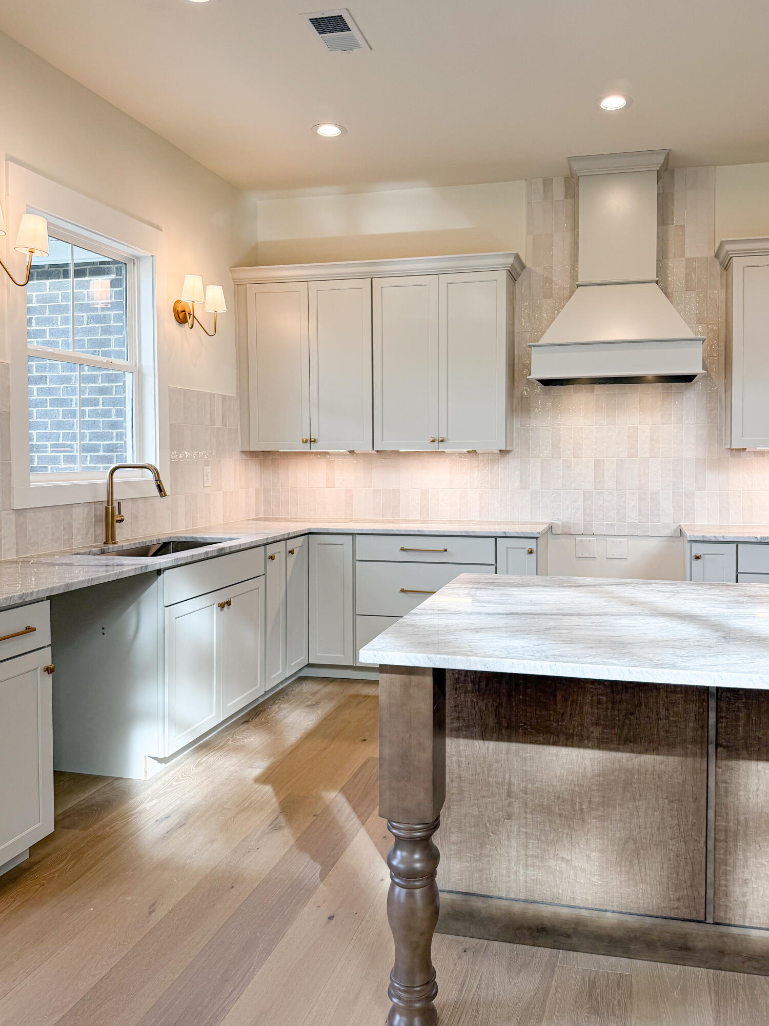 225 Madison Avenue Property Photo 8