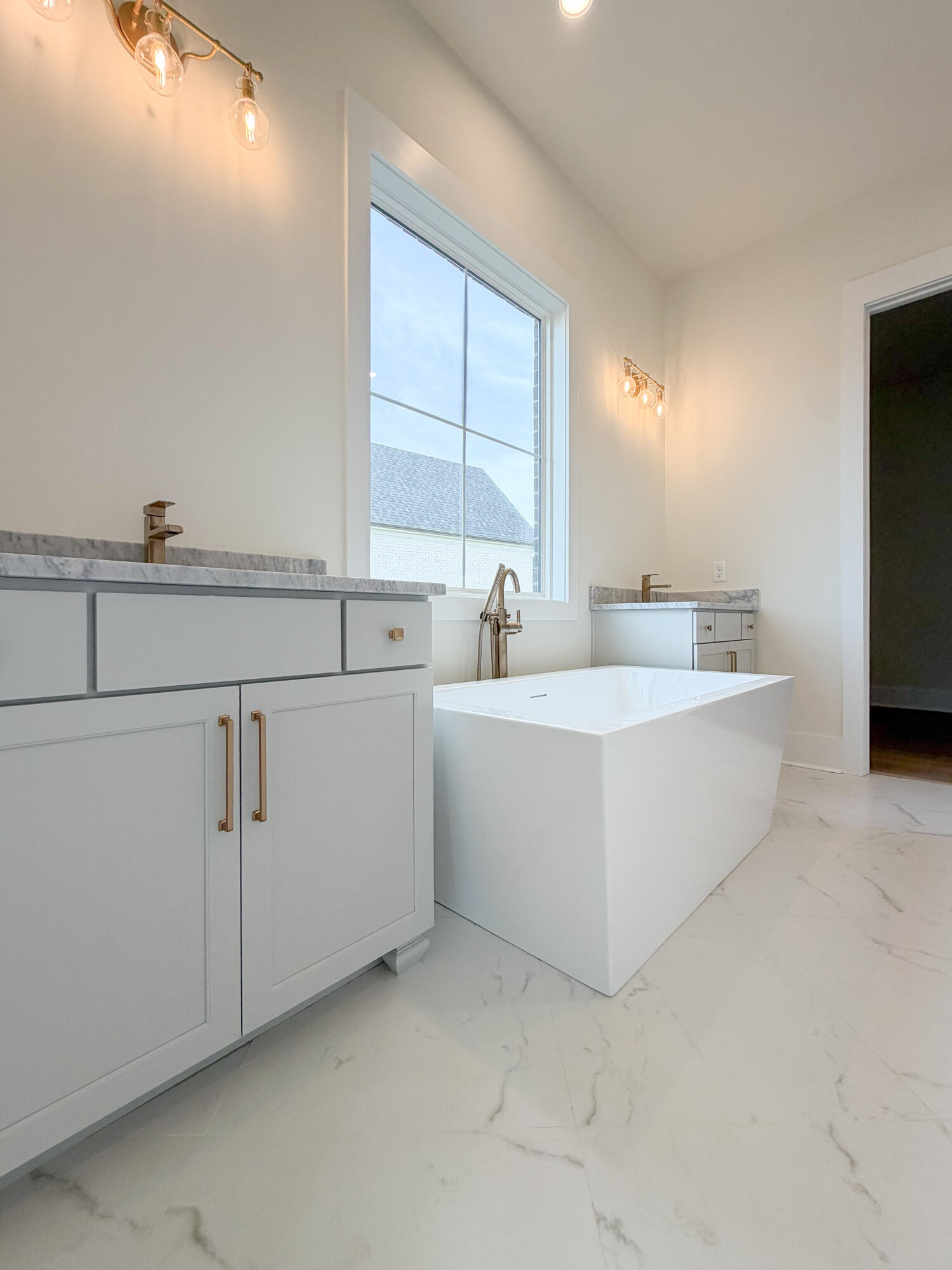 225 Madison Avenue Property Photo 10