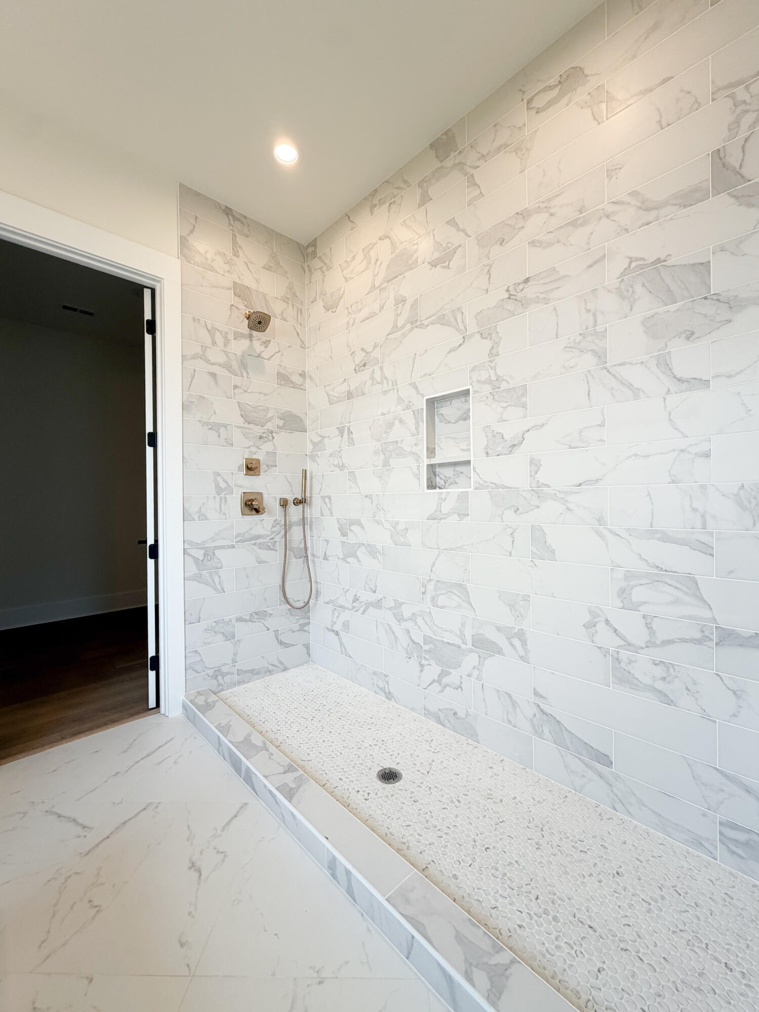 225 Madison Avenue Property Photo 12