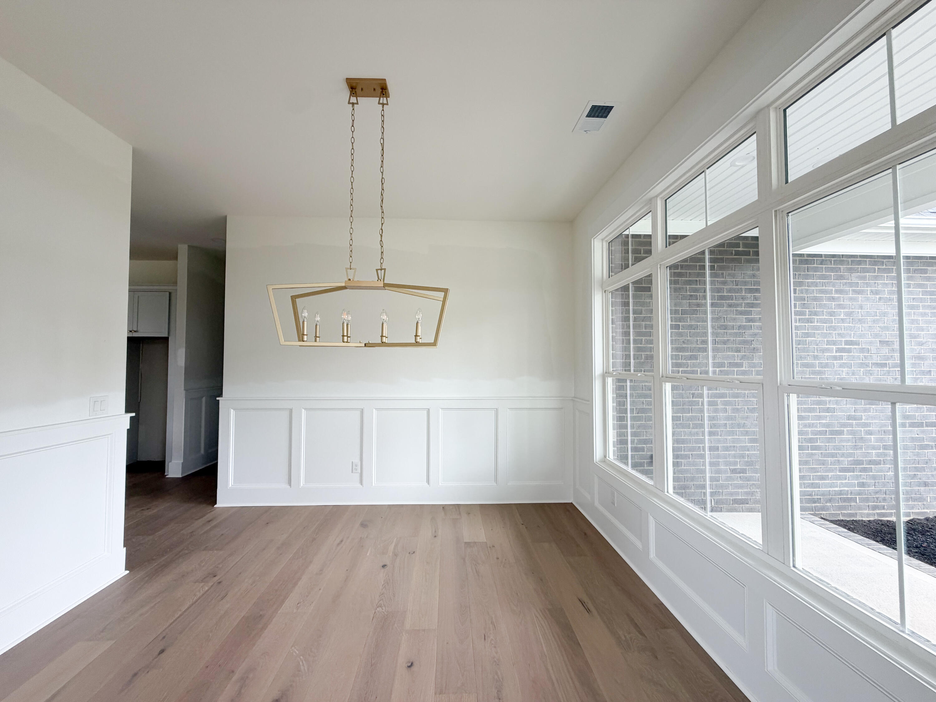 225 Madison Avenue Property Photo 13