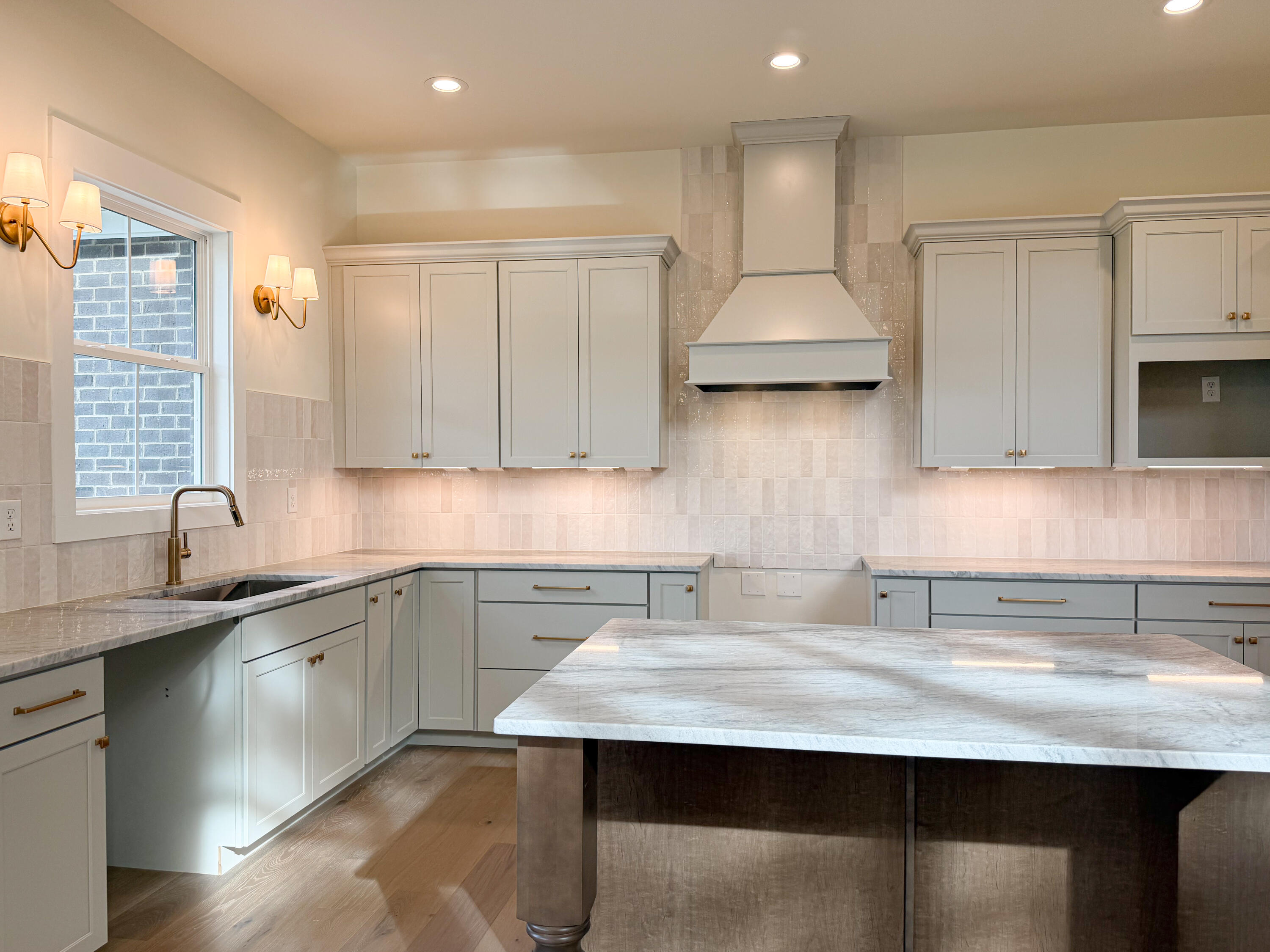 225 Madison Avenue Property Photo 13