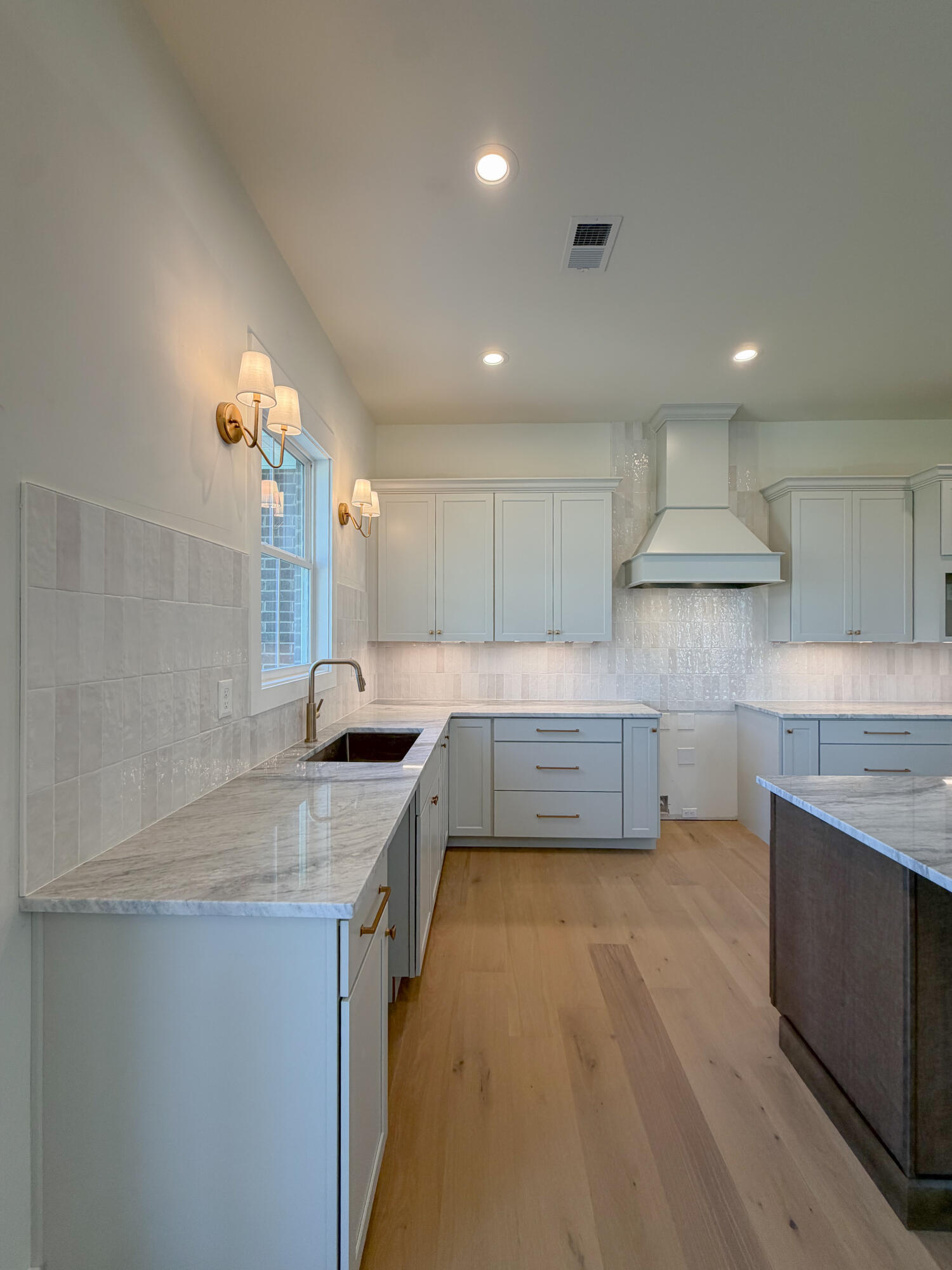 225 Madison Avenue Property Photo 27