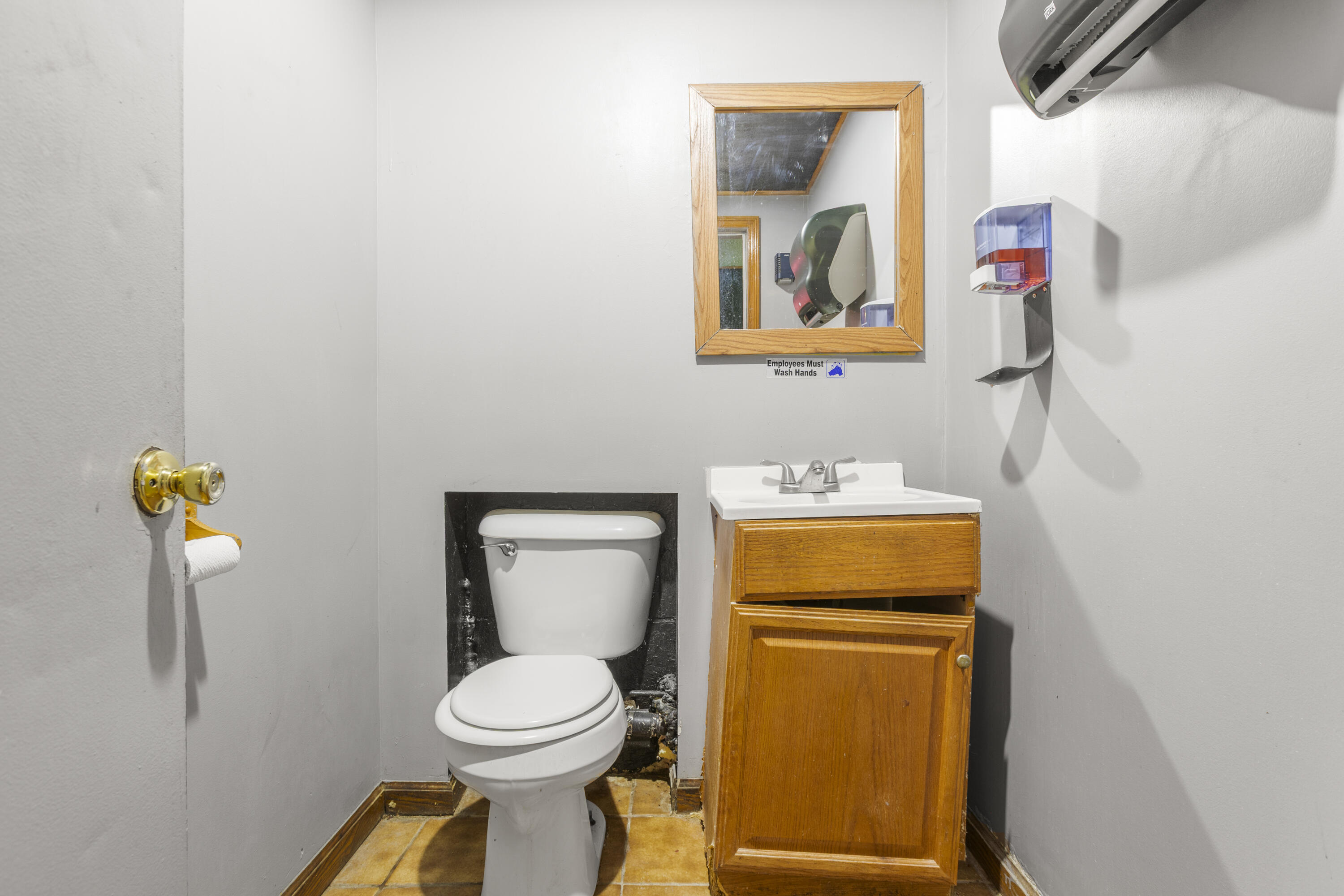 531 E Main Street Property Photo 18