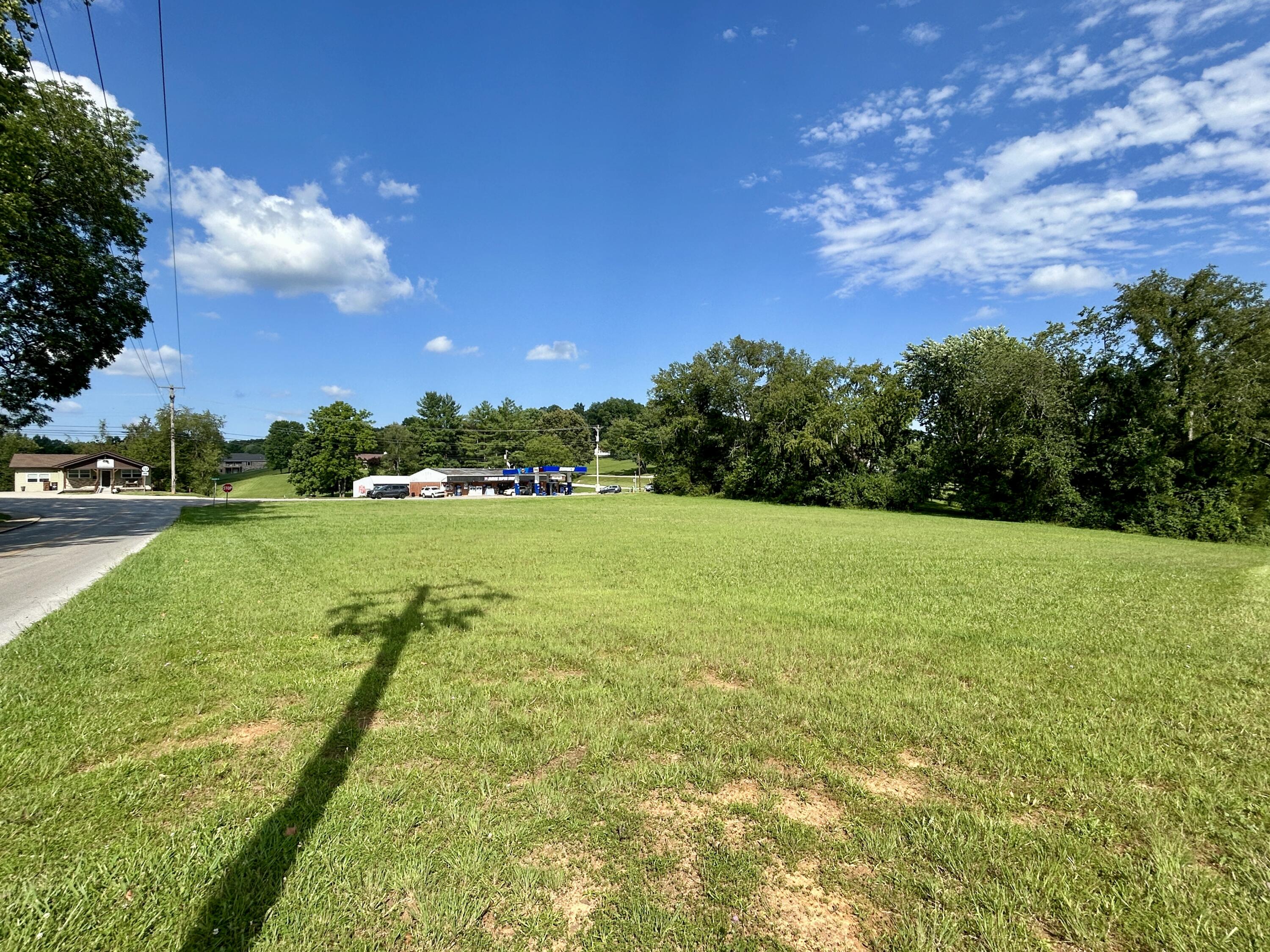 812 E Bourne Avenue Property Photo 3