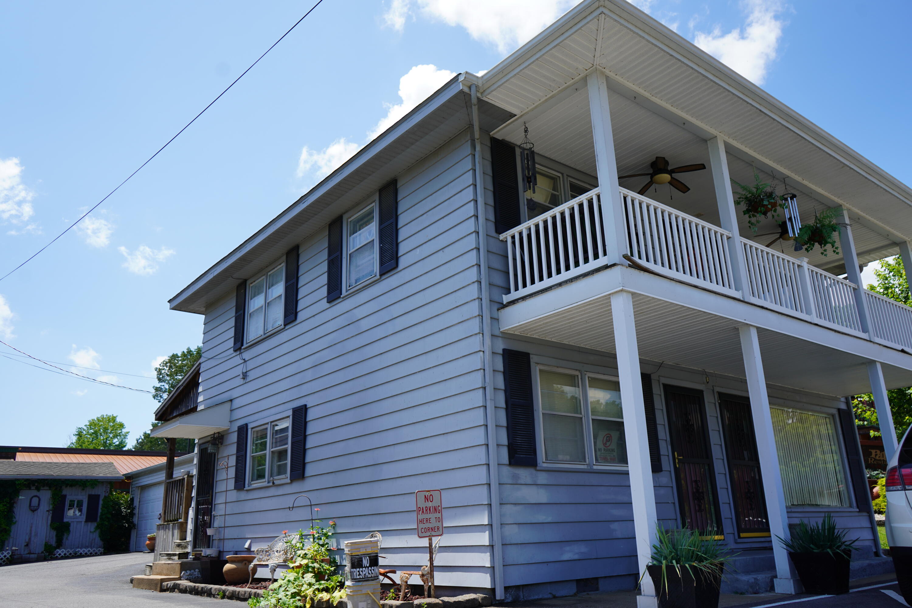 1817 J H O'bryan Avenue Property Photo 4