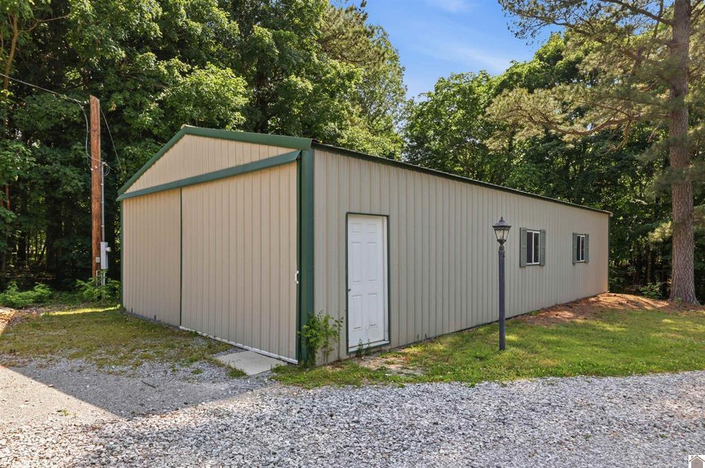 948 Kendall Road Property Photo 14