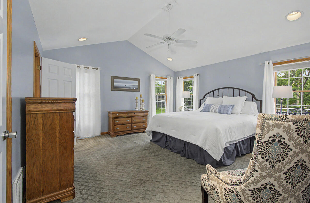 91 Lakeshore Road Property Photo 23
