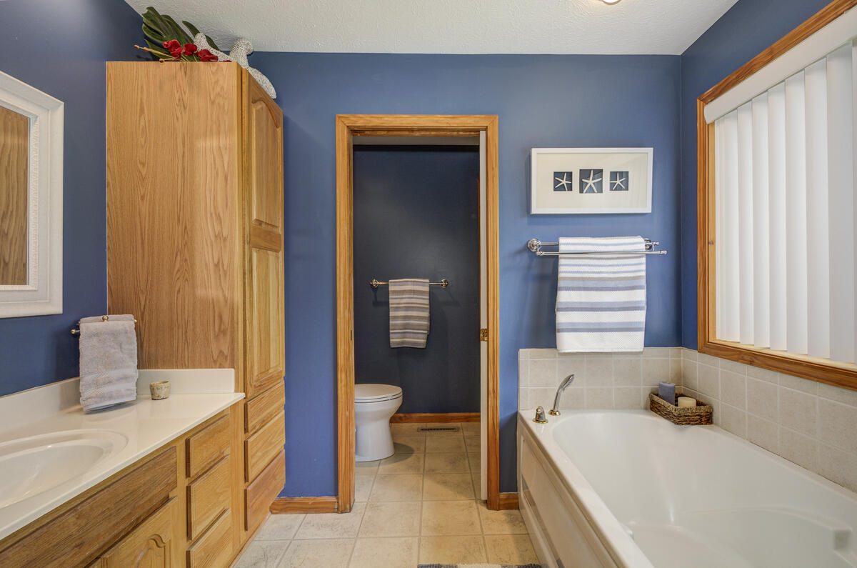 91 Lakeshore Road Property Photo 25