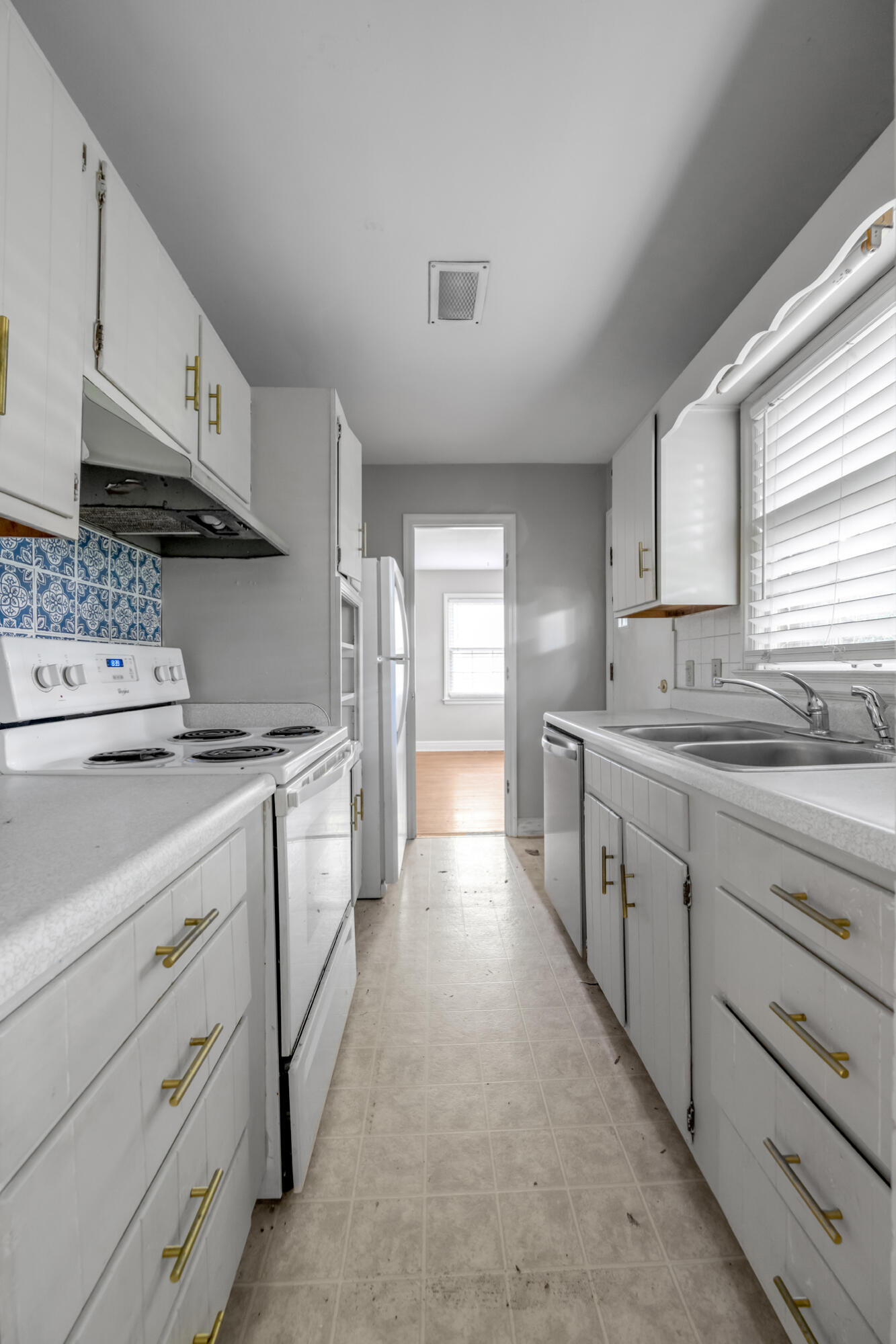 345 Colony Boulevard Property Photo 6