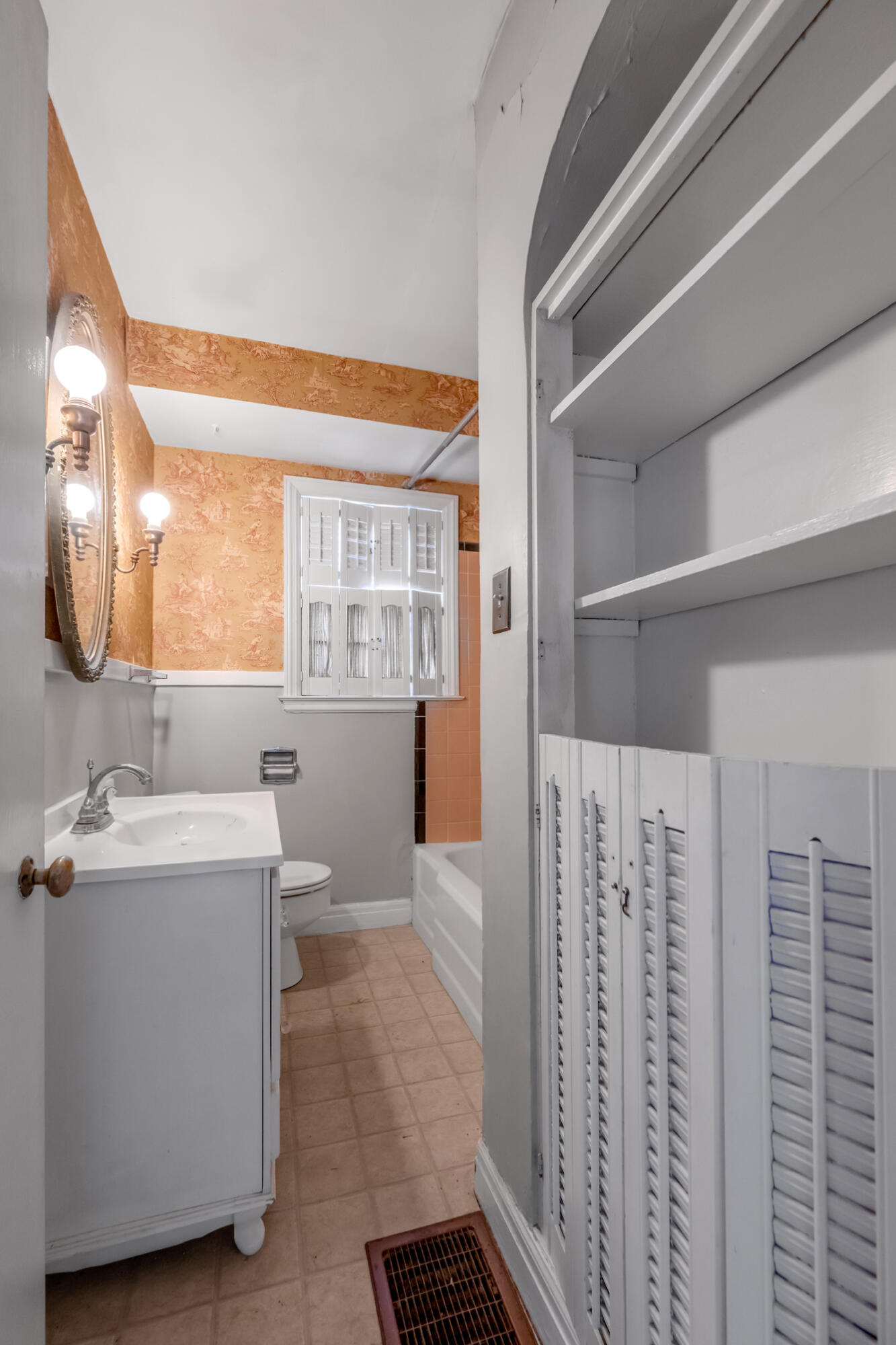 345 Colony Boulevard Property Photo 8