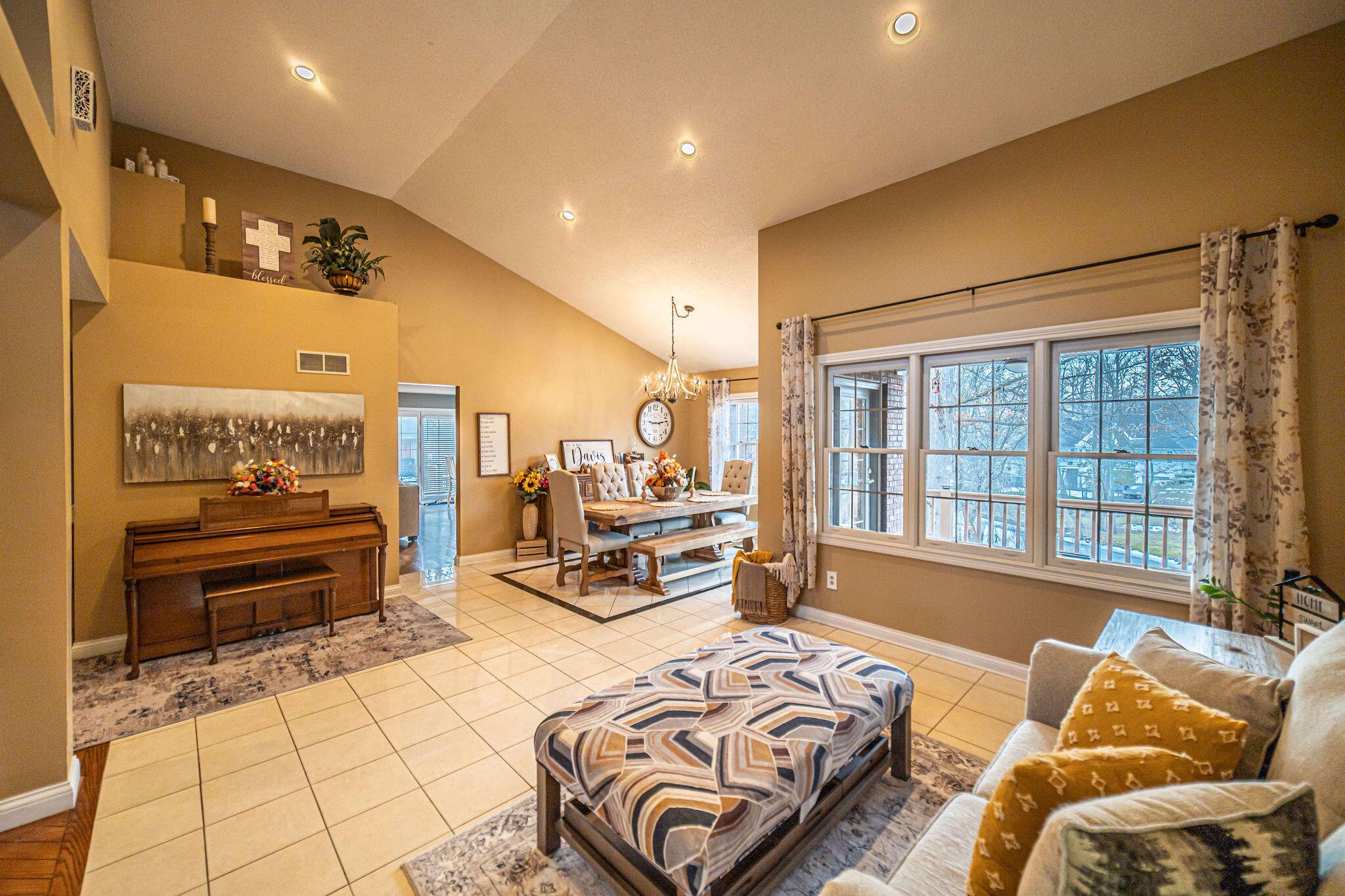 145 Forest View Cove Property Photo 6