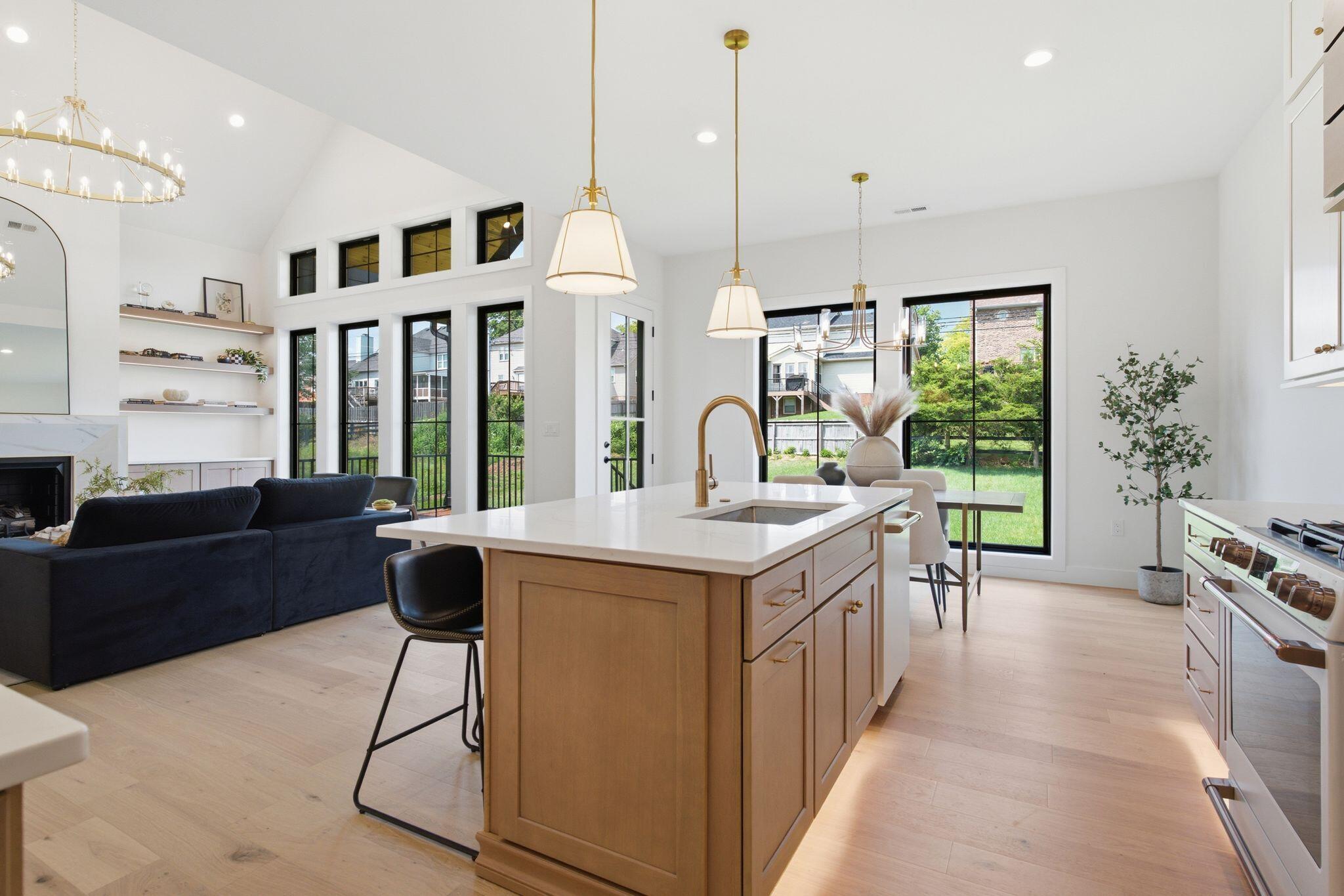 901 Bellerive Boulevard Property Photo 14