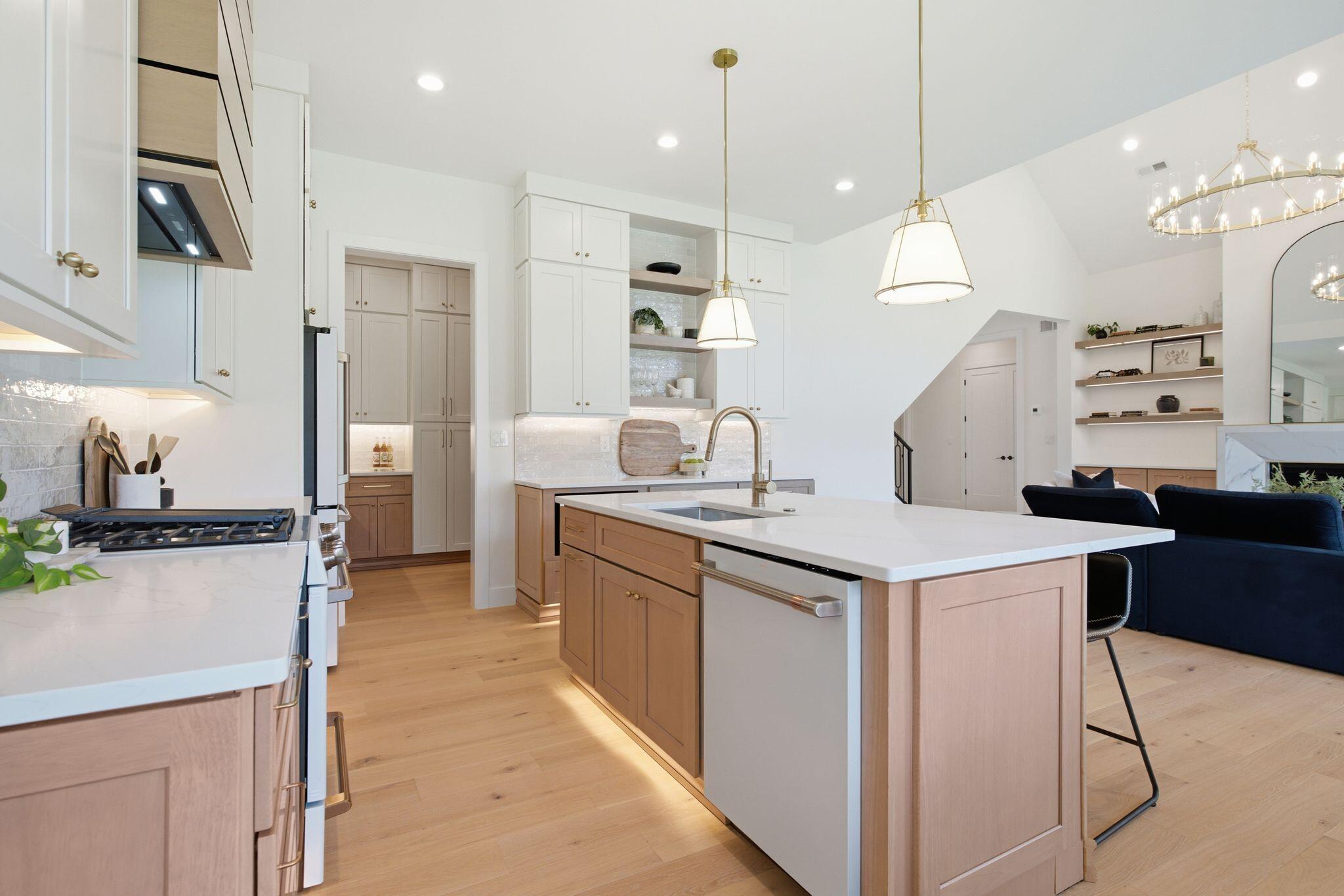 901 Bellerive Boulevard Property Photo 15