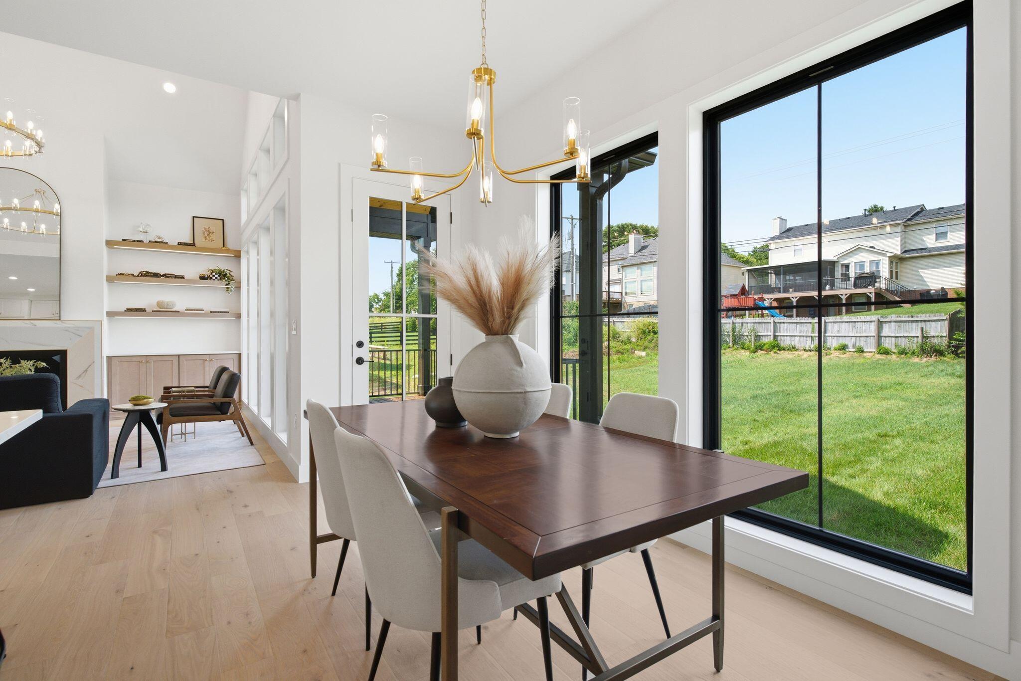 901 Bellerive Boulevard Property Photo 17