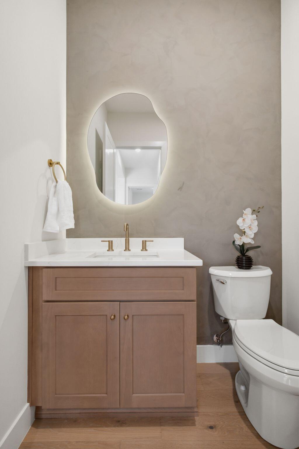 901 Bellerive Boulevard Property Photo 33