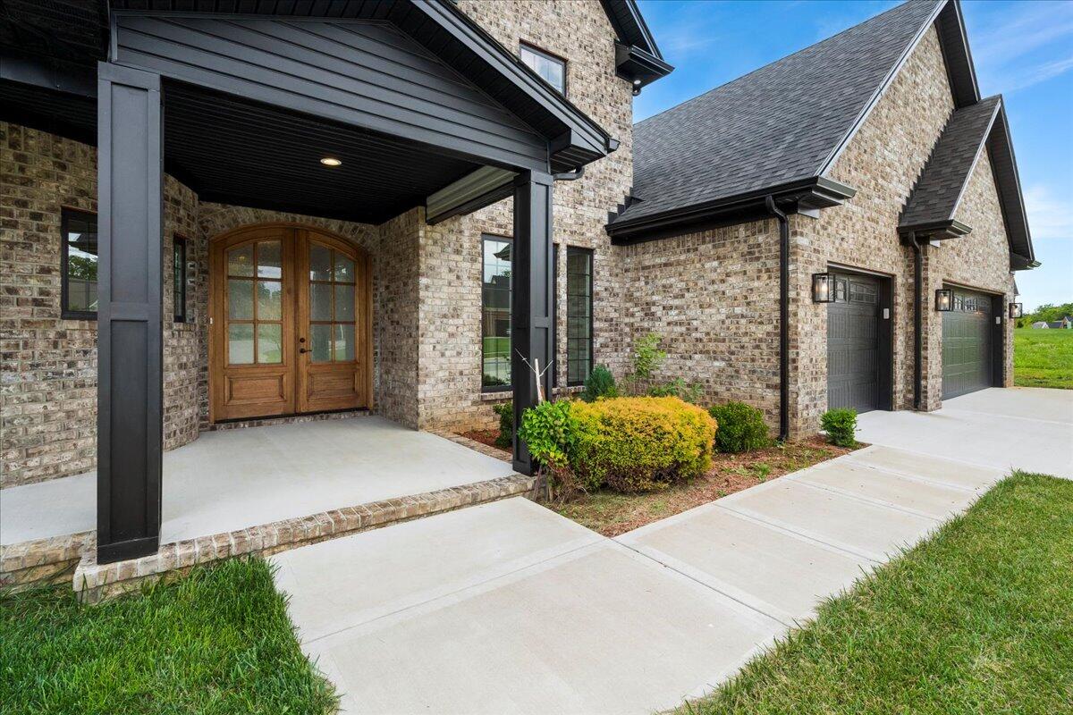 413 Weston Park Property Photo 3