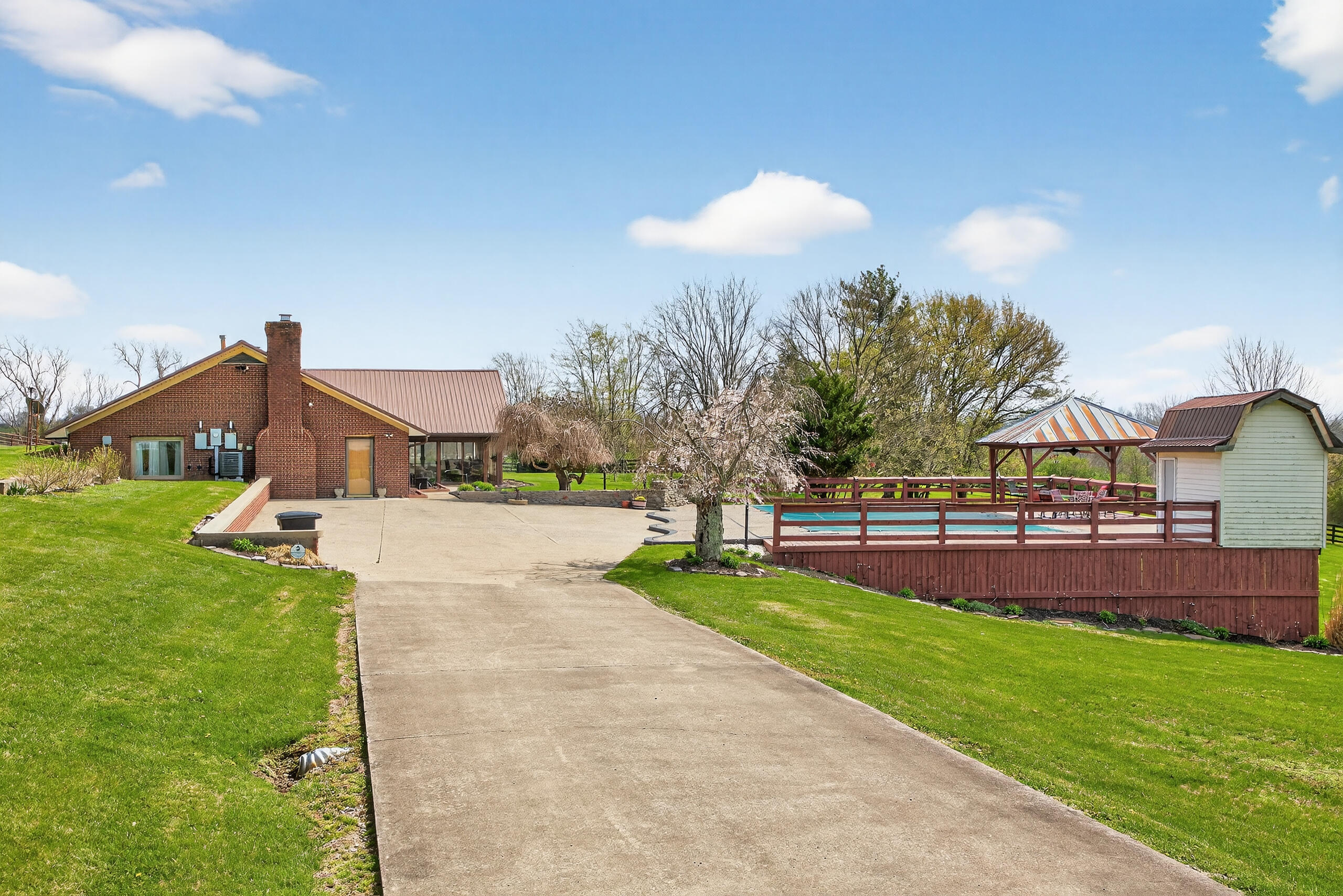 1070 Jacks Creek Road Property Photo 6