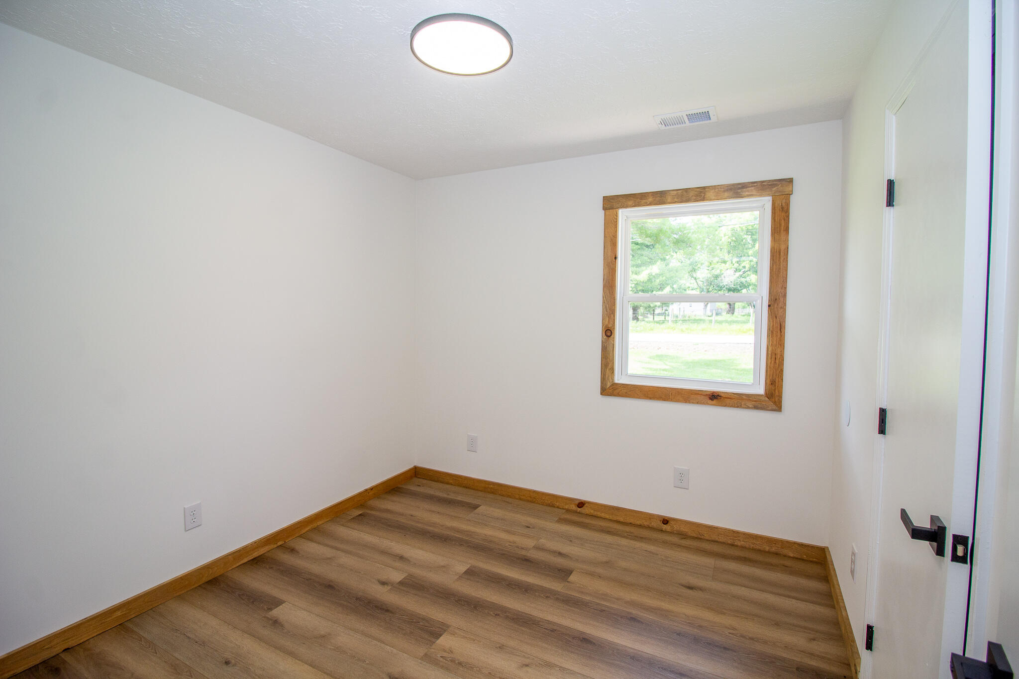 6053 W U.s. 460 Highway Property Photo 19